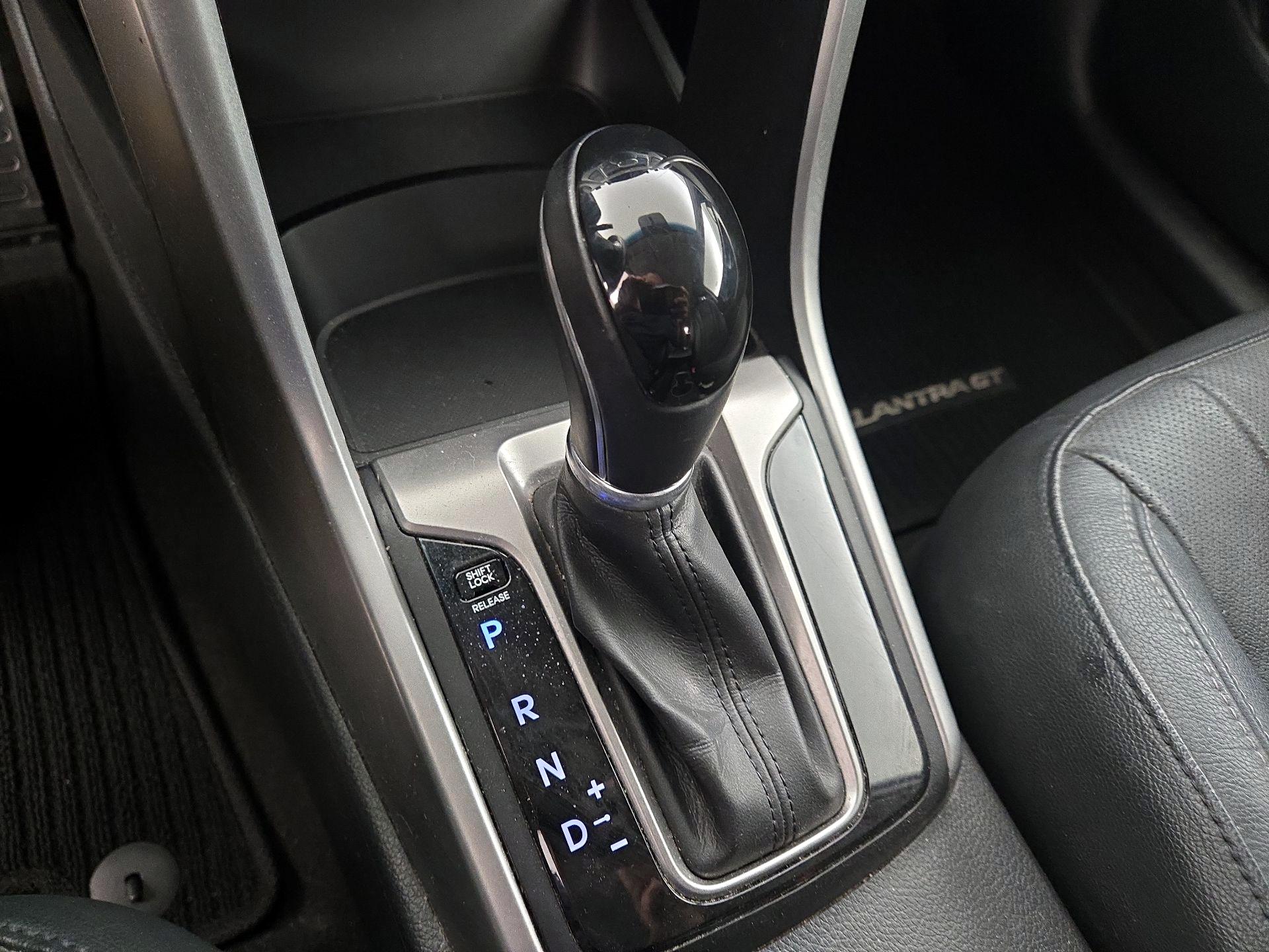 Thumbnail: 2014 Hyundai Elantra - 18