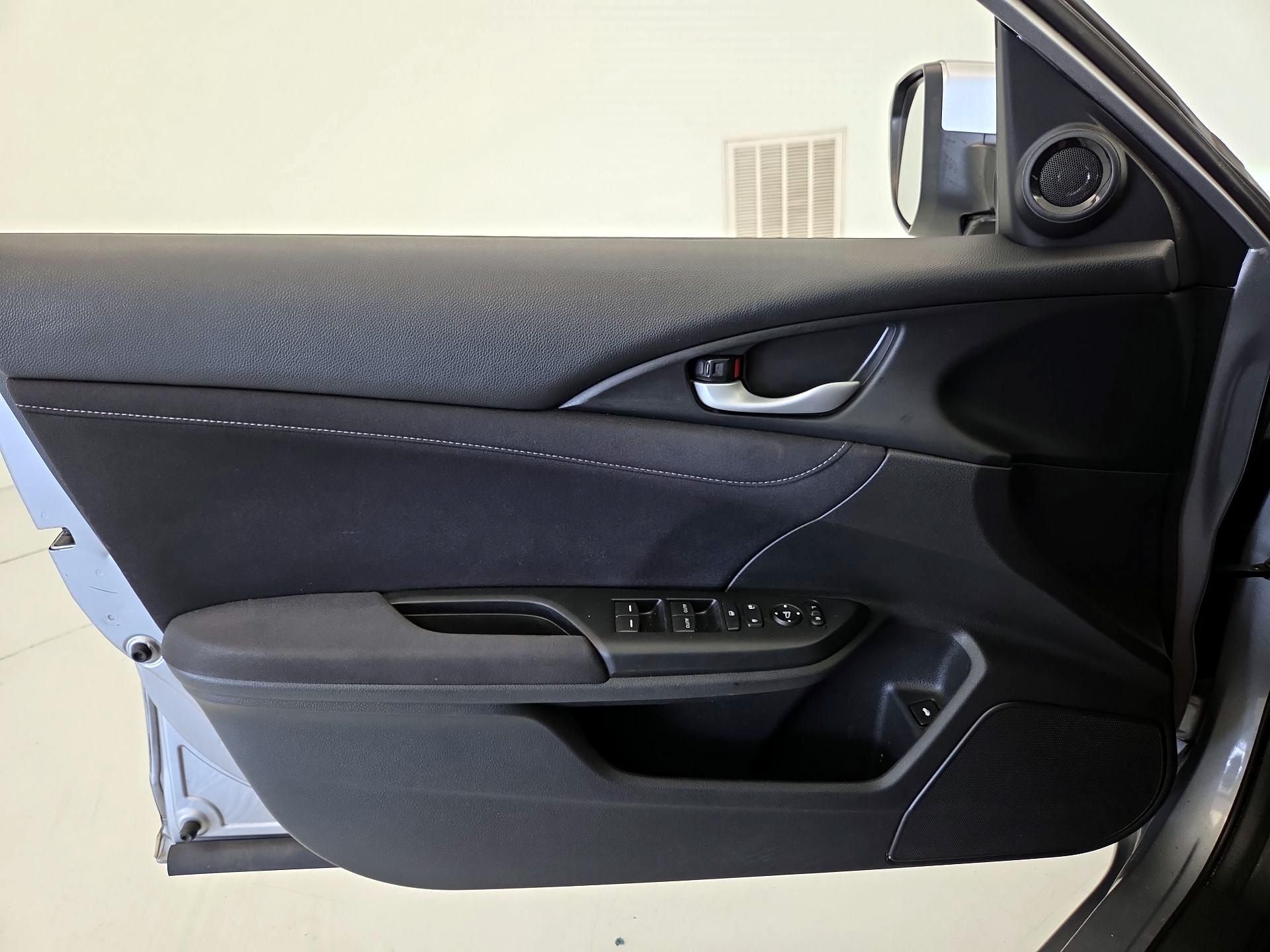Thumbnail: 2019 Honda Insight - 12