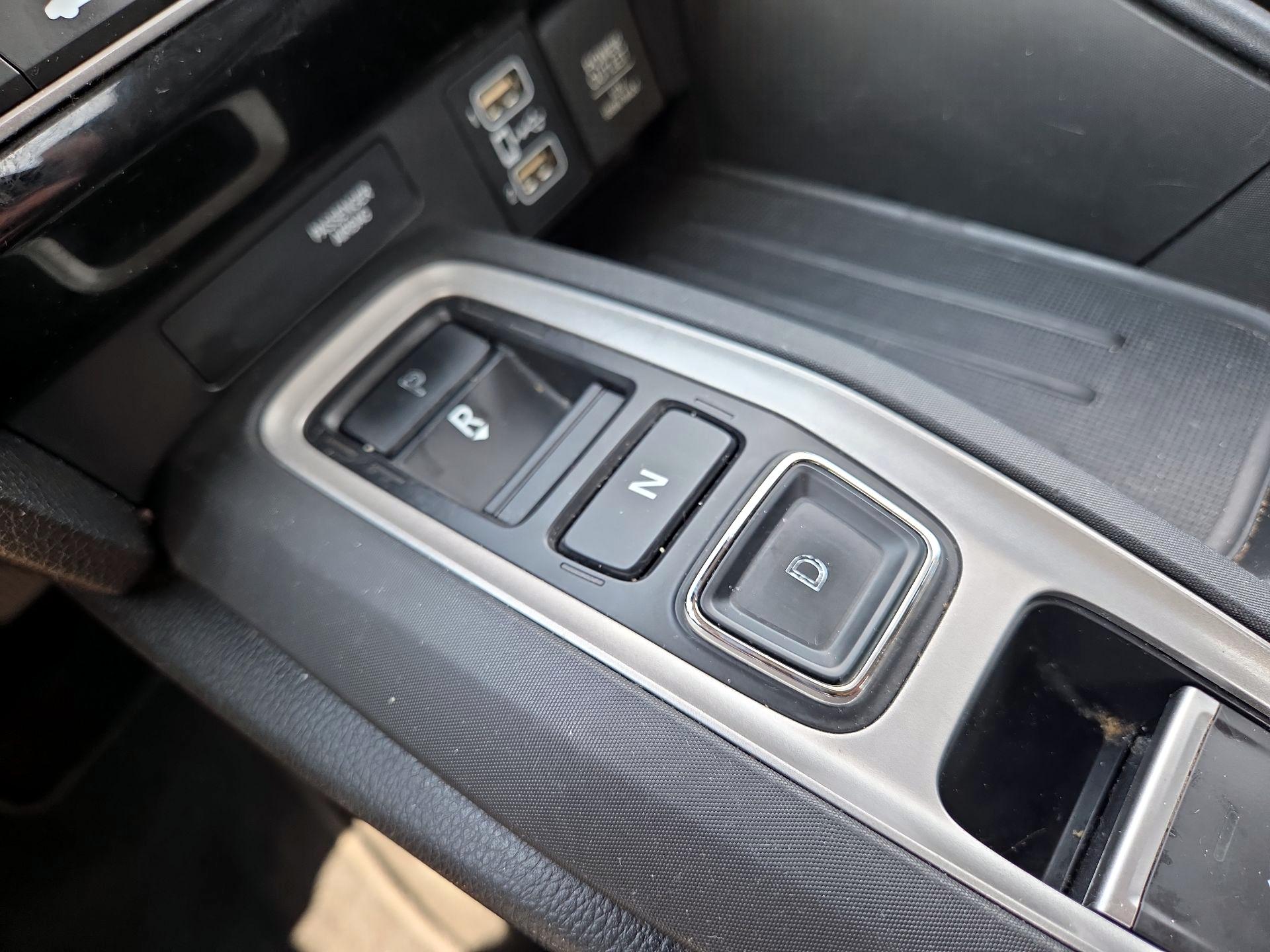 Thumbnail: 2019 Honda Insight - 17