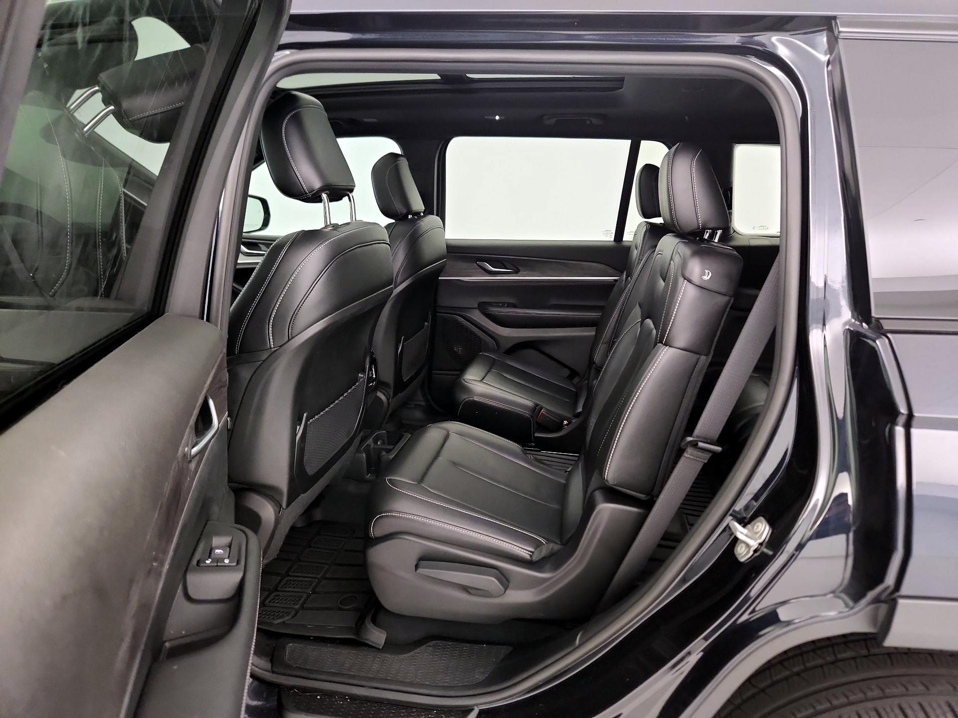 Thumbnail: 2024 Jeep Grand Cherokee L - 19