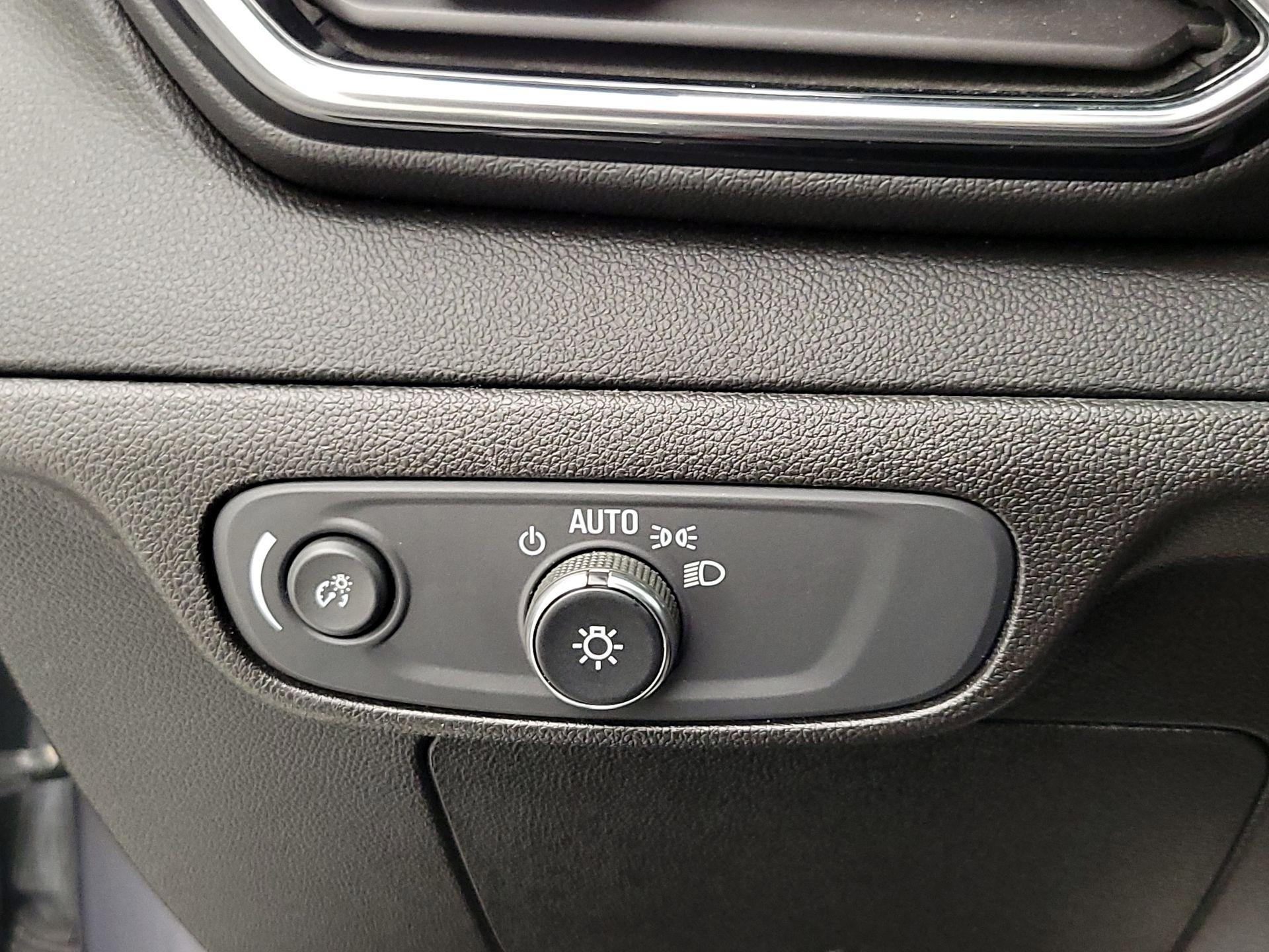 Thumbnail: 2023 Chevrolet Bolt EUV - 13