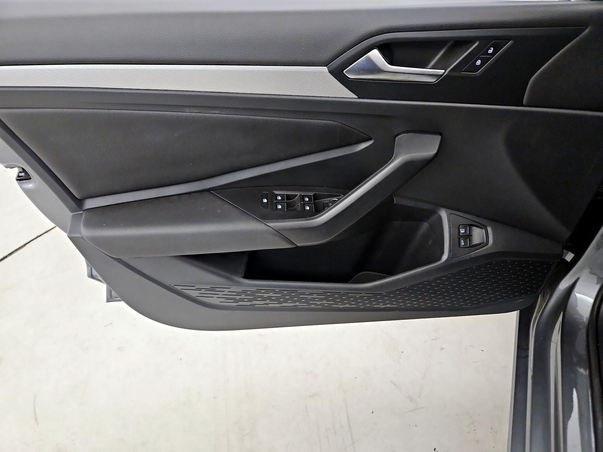 Thumbnail: 2021 Volkswagen Jetta - 12
