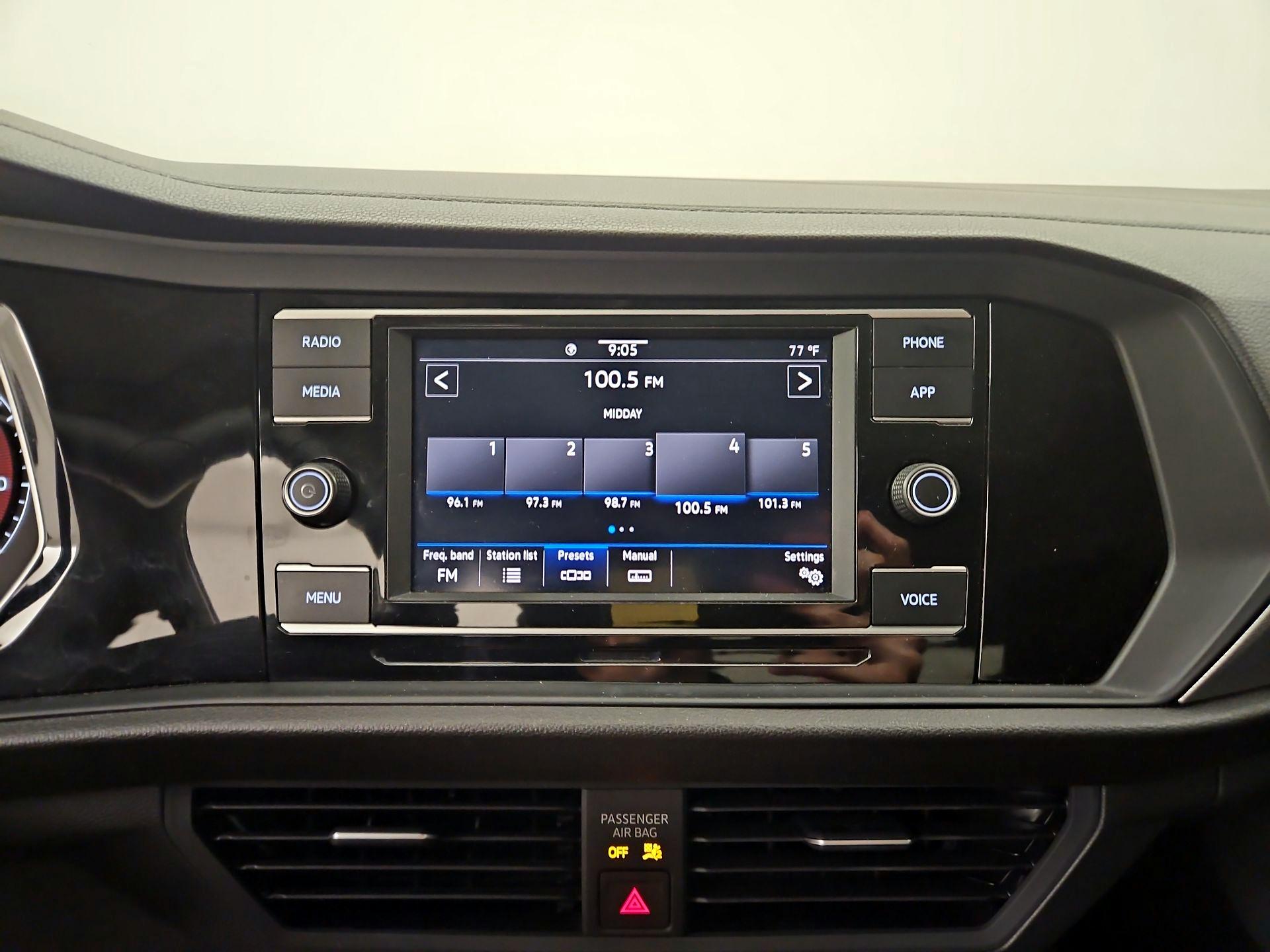 Thumbnail: 2021 Volkswagen Jetta - 15