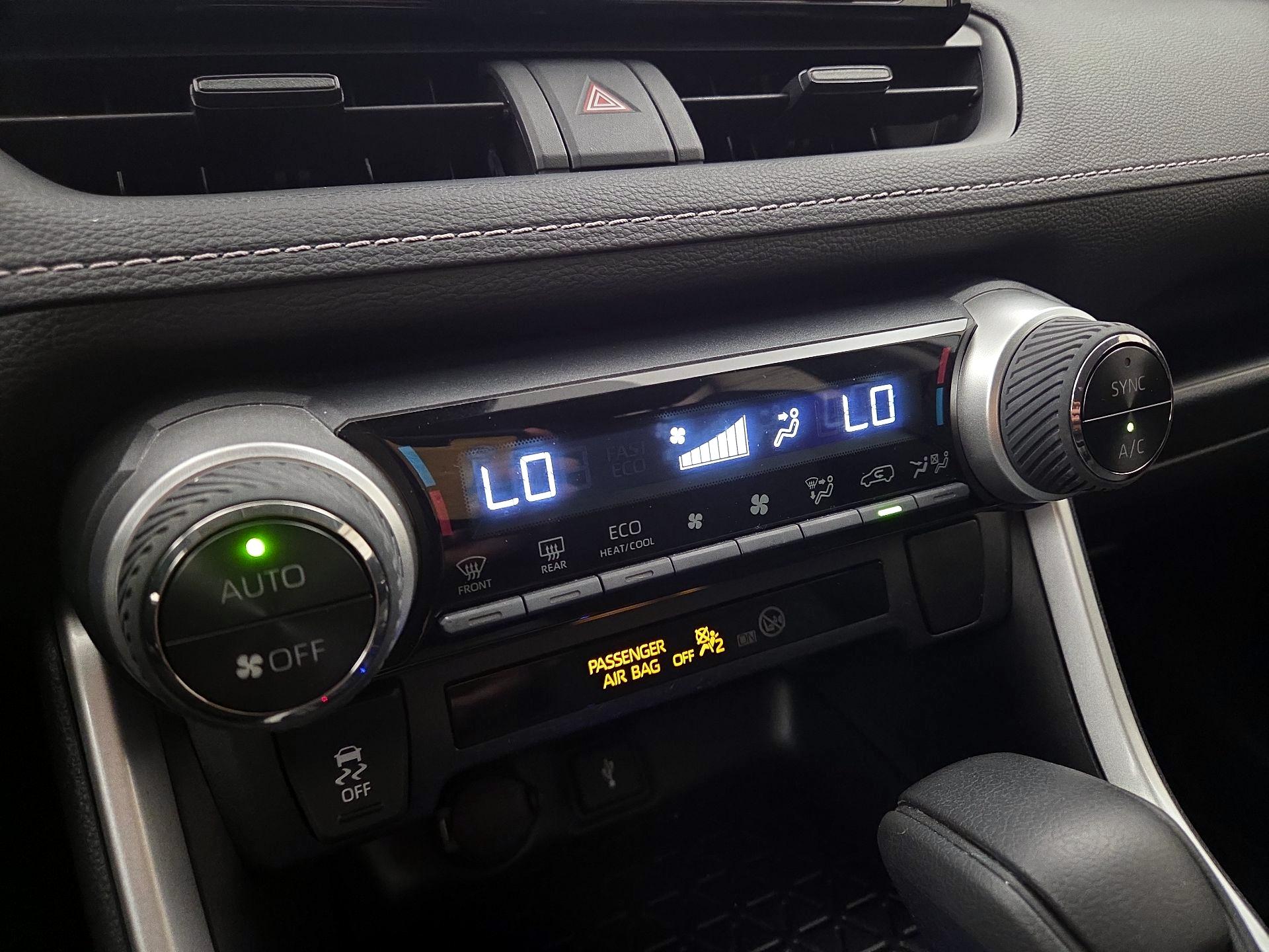 Thumbnail: 2021 Toyota RAV4 - 16