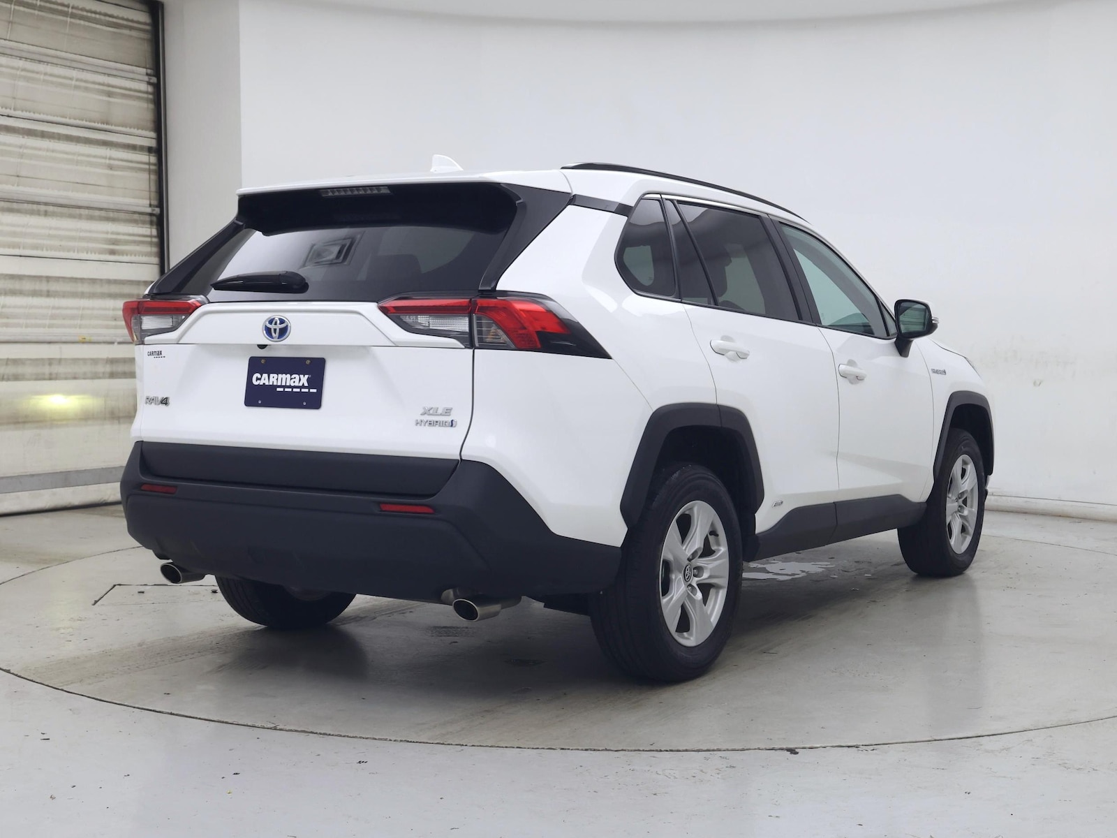 2021 Toyota RAV4 XLE - Photo 9