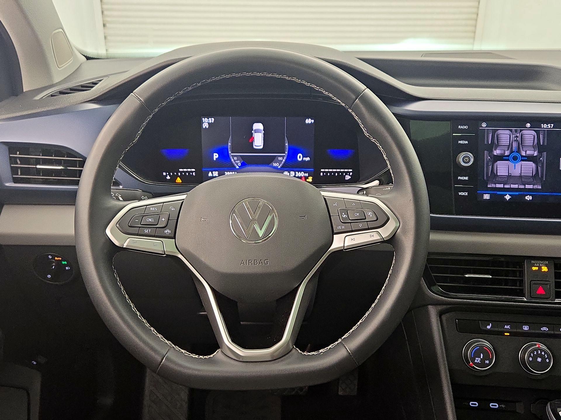 Thumbnail: 2022 Volkswagen Taos - 10