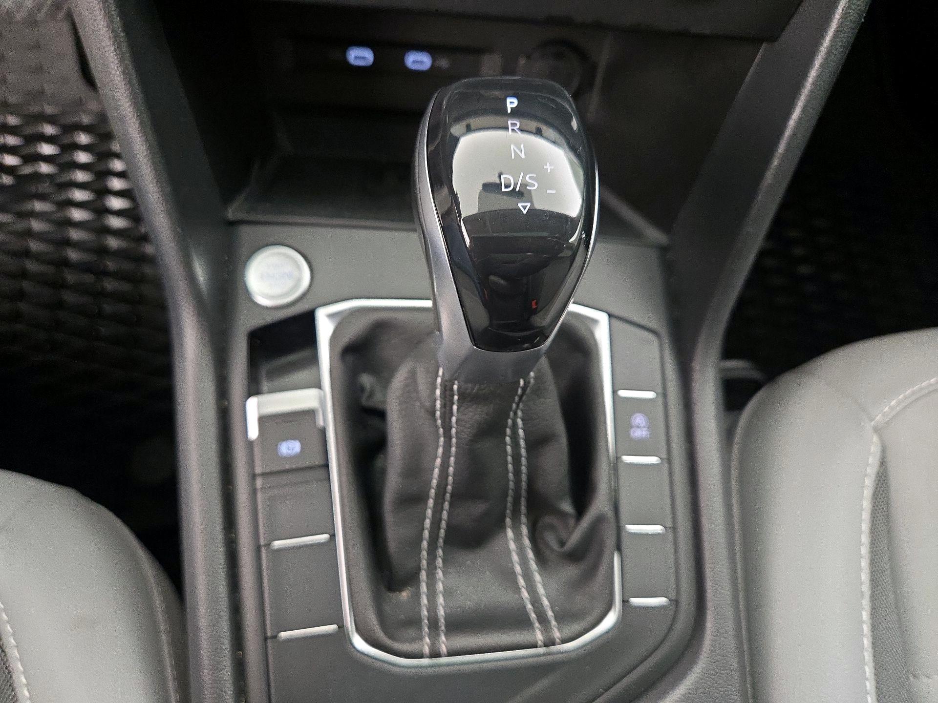 Thumbnail: 2022 Volkswagen Taos - 17
