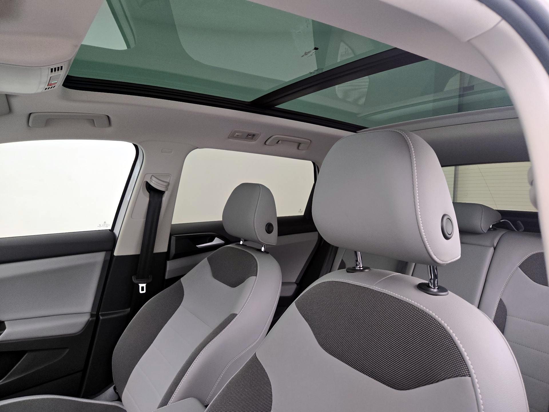 Thumbnail: 2022 Volkswagen Taos - 19
