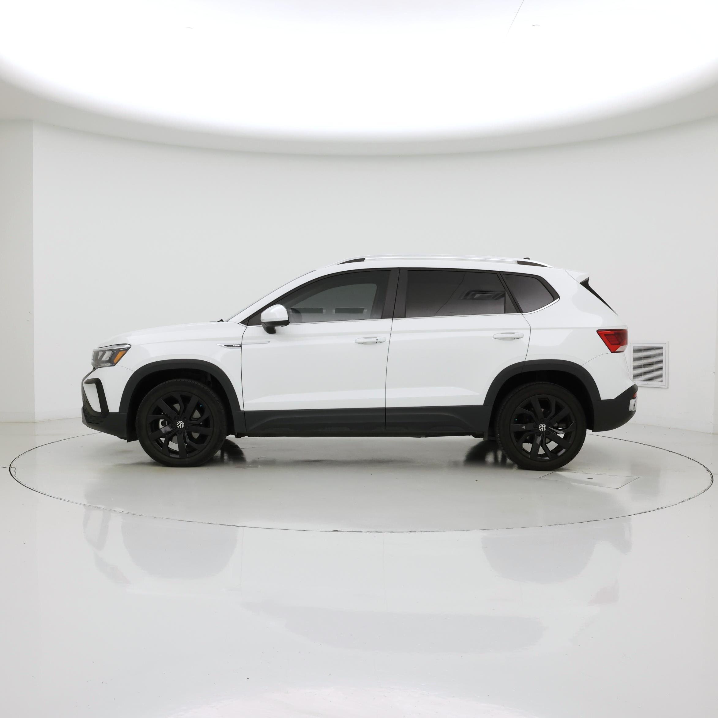 Thumbnail: 2022 Volkswagen Taos - 3