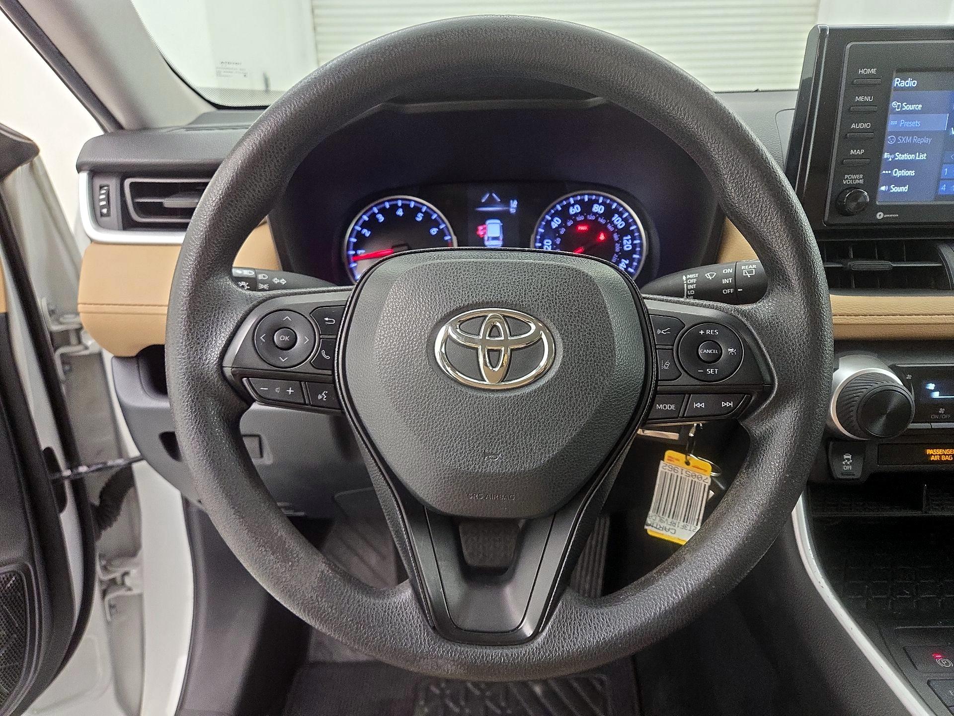 Thumbnail: 2020 Toyota RAV4 - 10