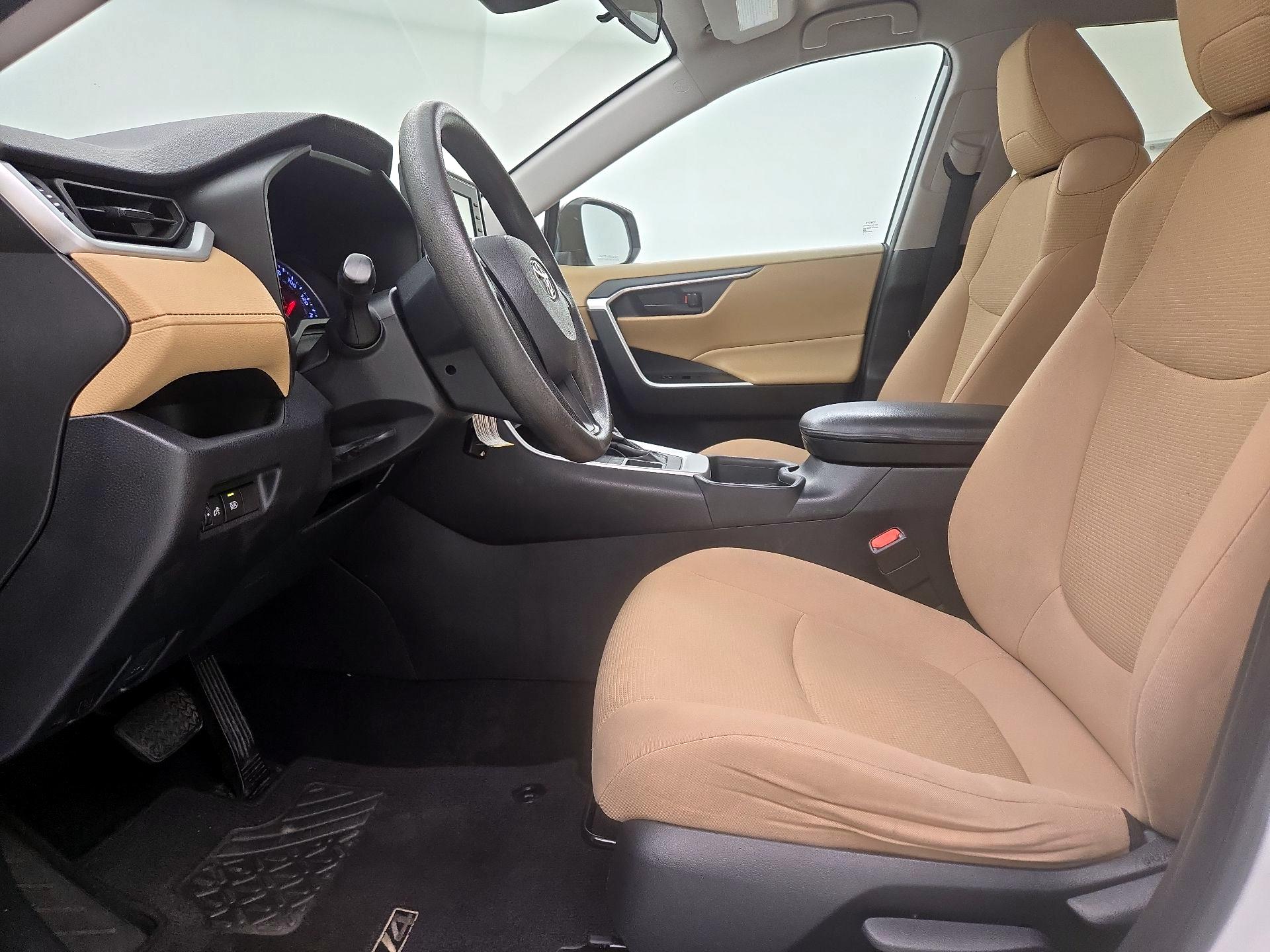 Thumbnail: 2020 Toyota RAV4 - 11