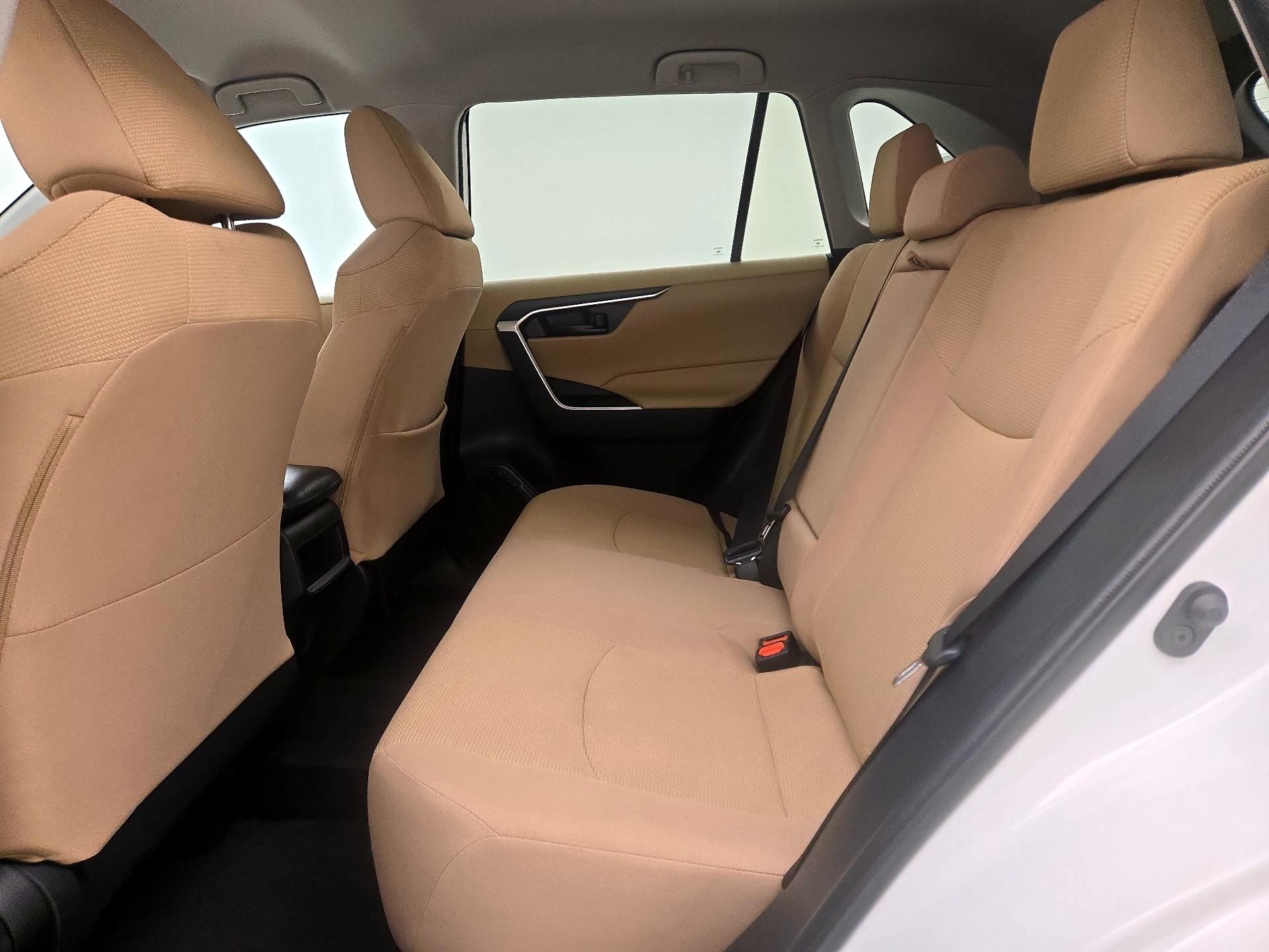 Thumbnail: 2020 Toyota RAV4 - 19