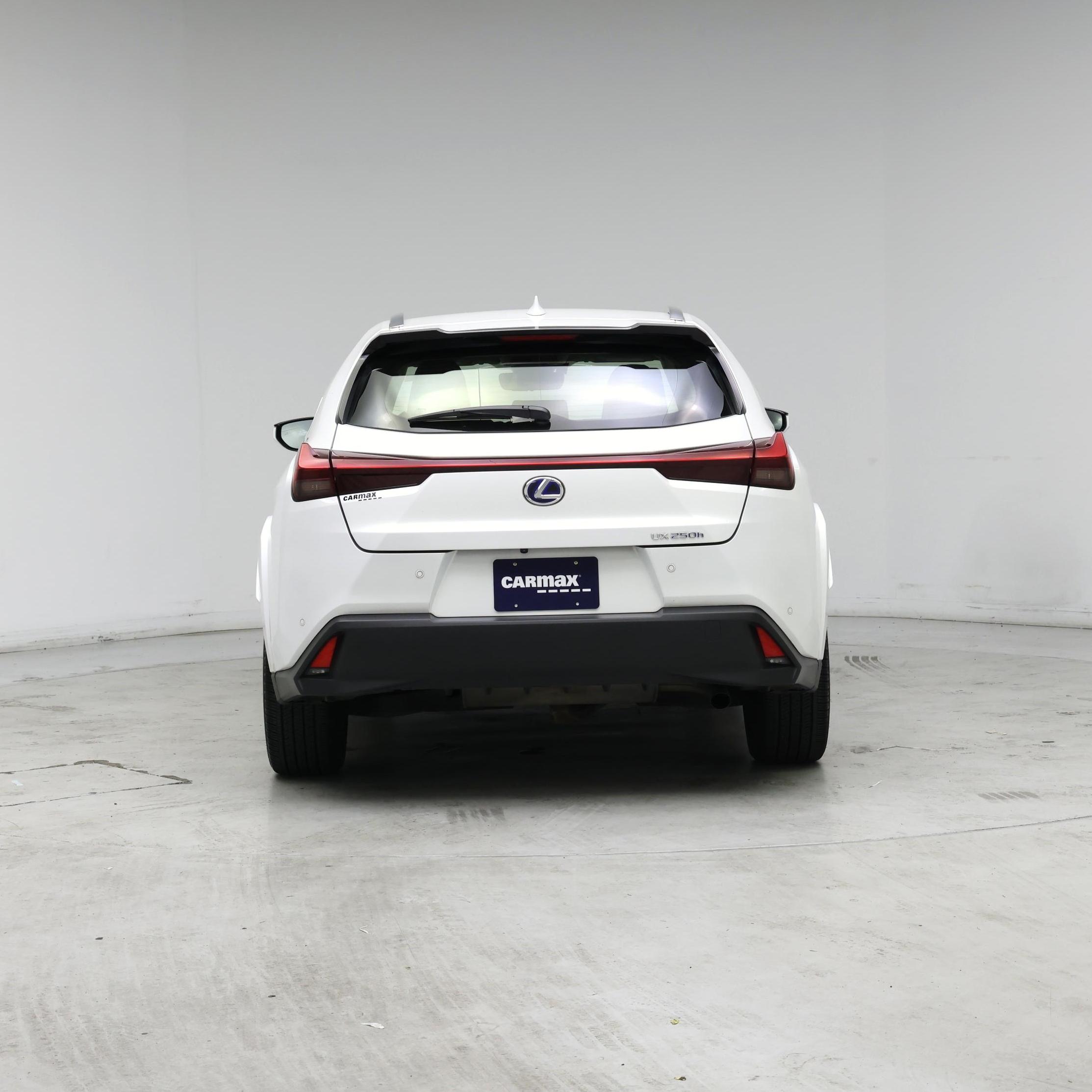 Thumbnail: 2022 Lexus UX - 6