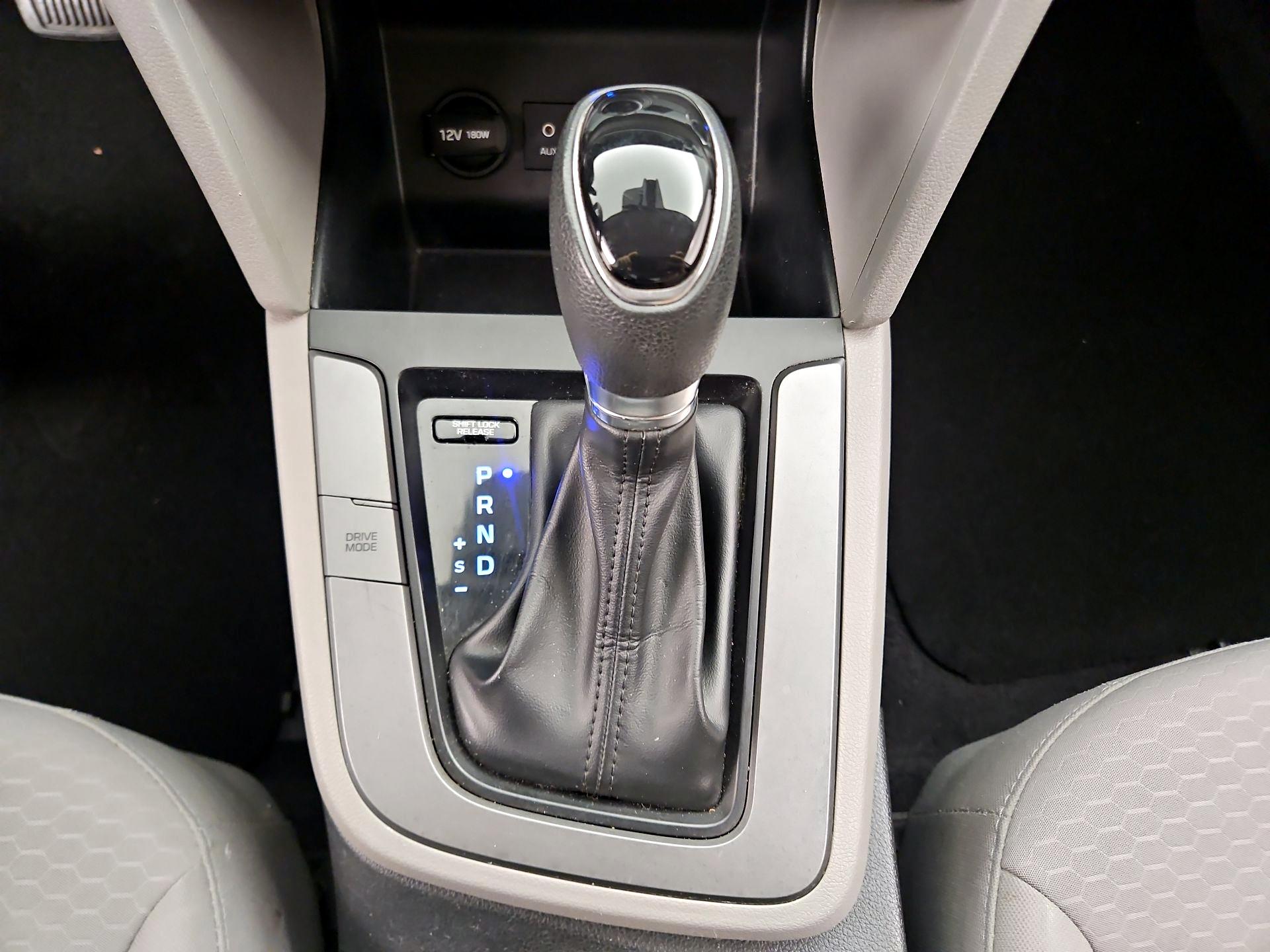 Thumbnail: 2019 Hyundai Elantra - 17