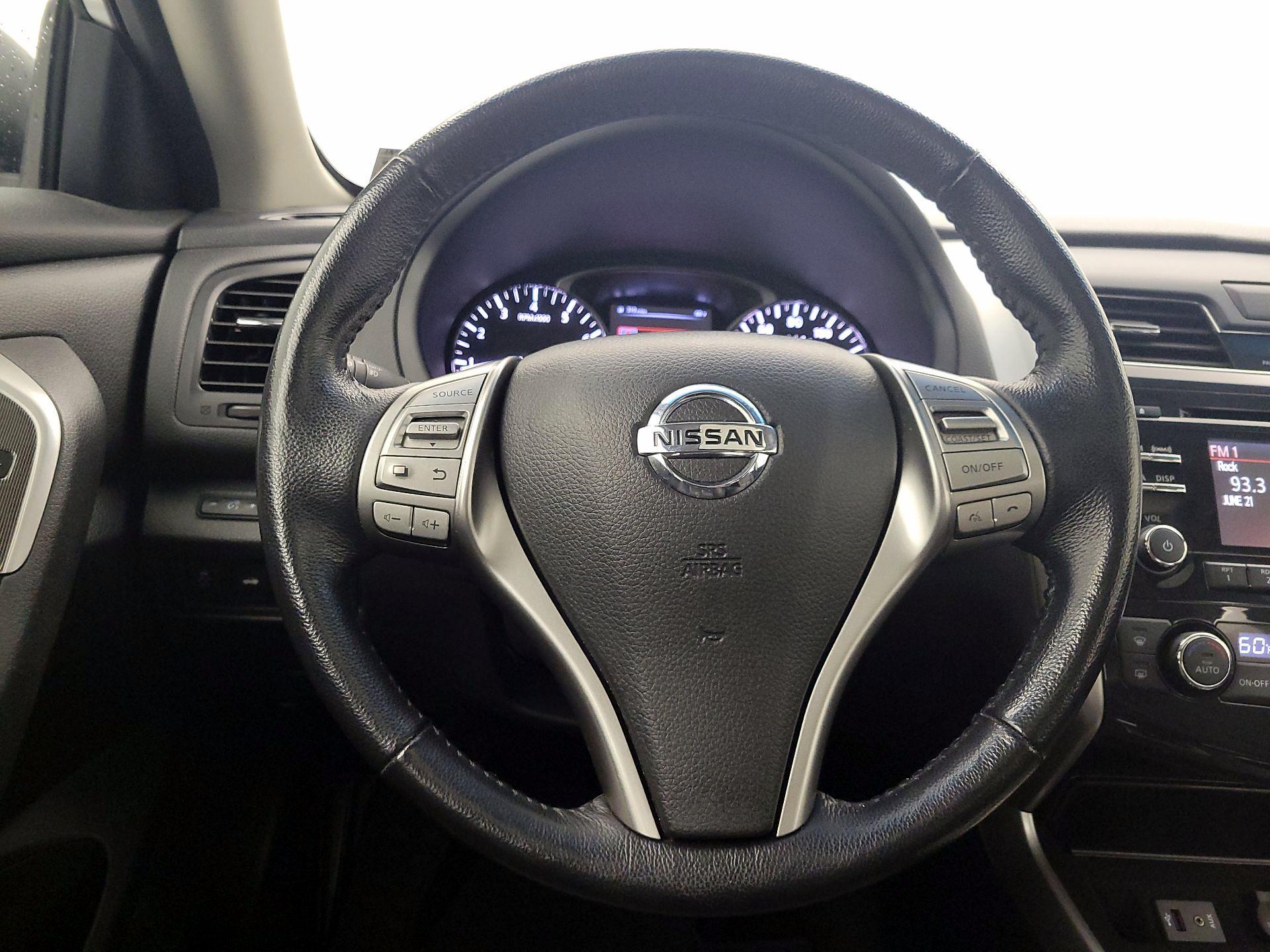 Thumbnail: 2014 Nissan Altima - 10