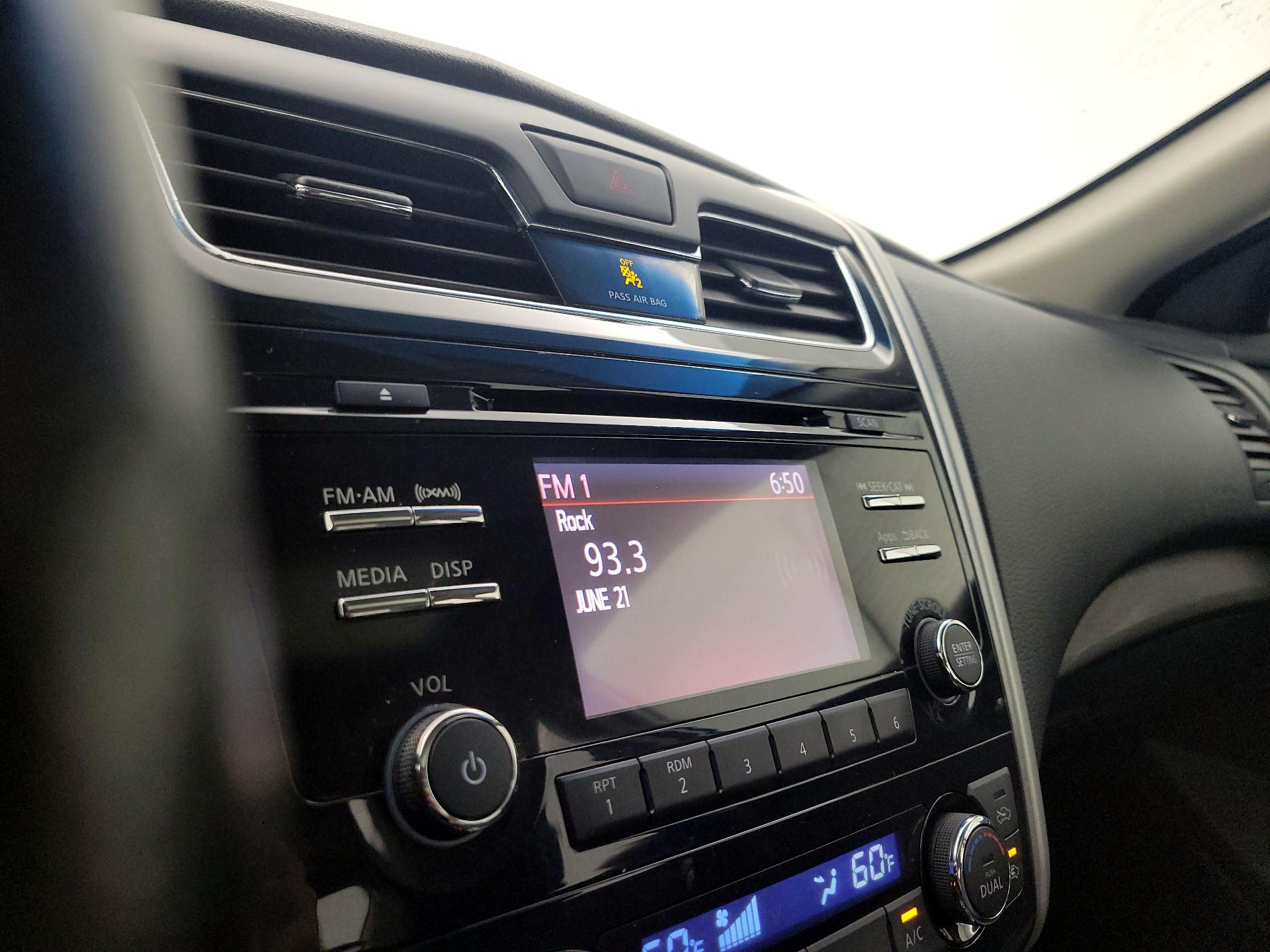 Thumbnail: 2014 Nissan Altima - 15