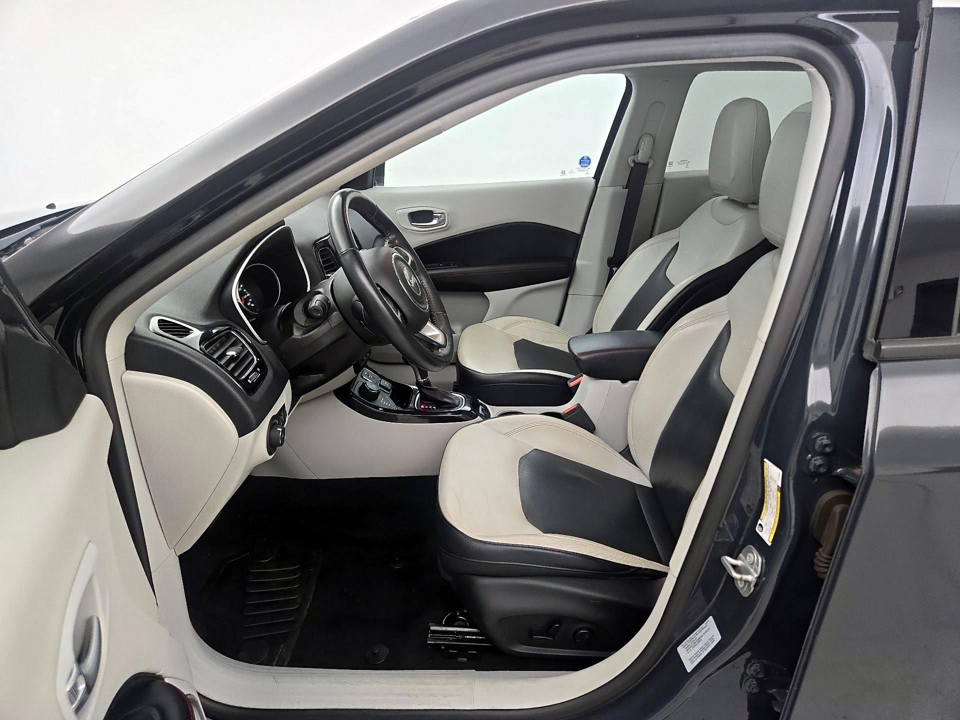 Thumbnail: 2018 Jeep Compass - 11
