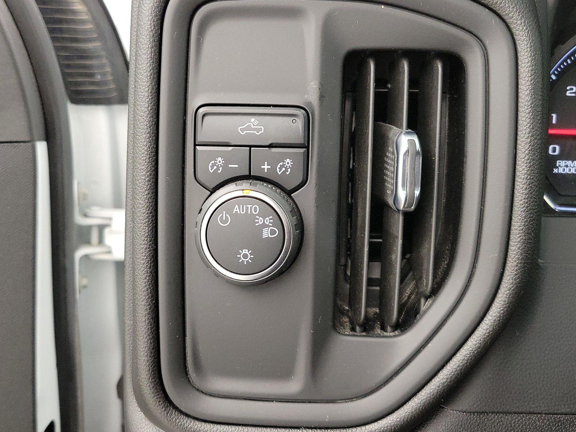 Thumbnail: 2022 Chevrolet Silverado 3500 - 13