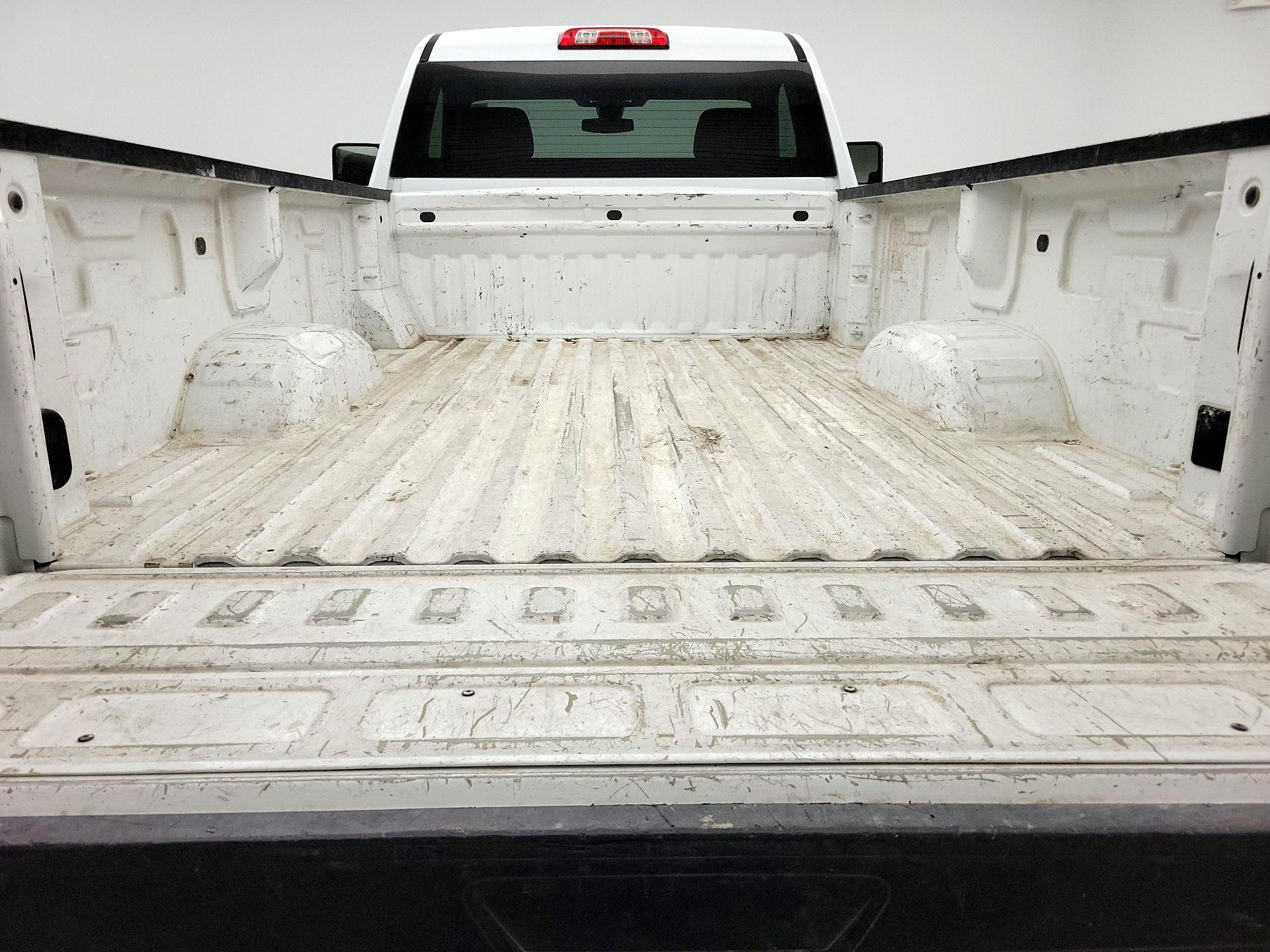Thumbnail: 2022 Chevrolet Silverado 3500 - 19