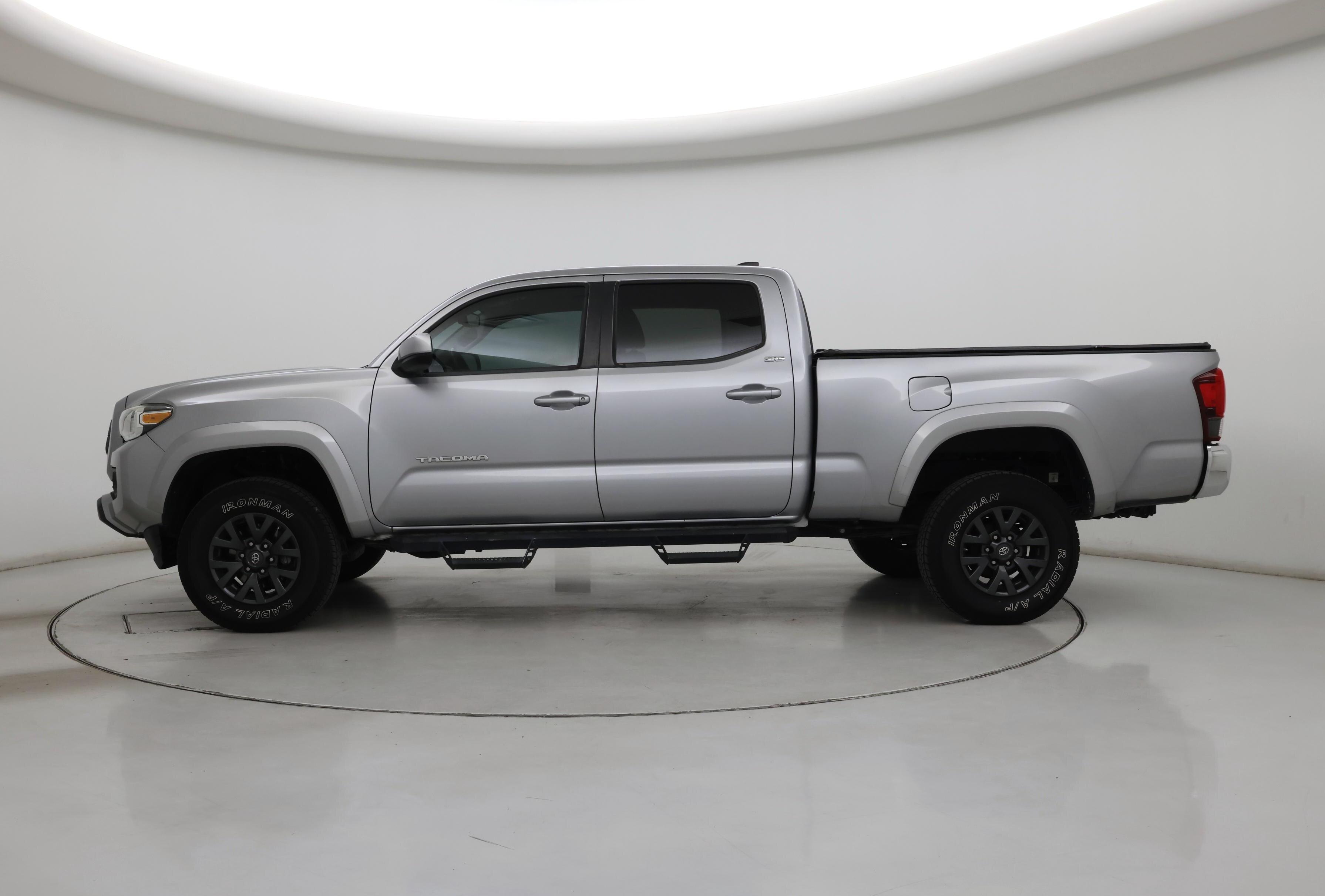 Thumbnail: 2020 Toyota Tacoma - 3