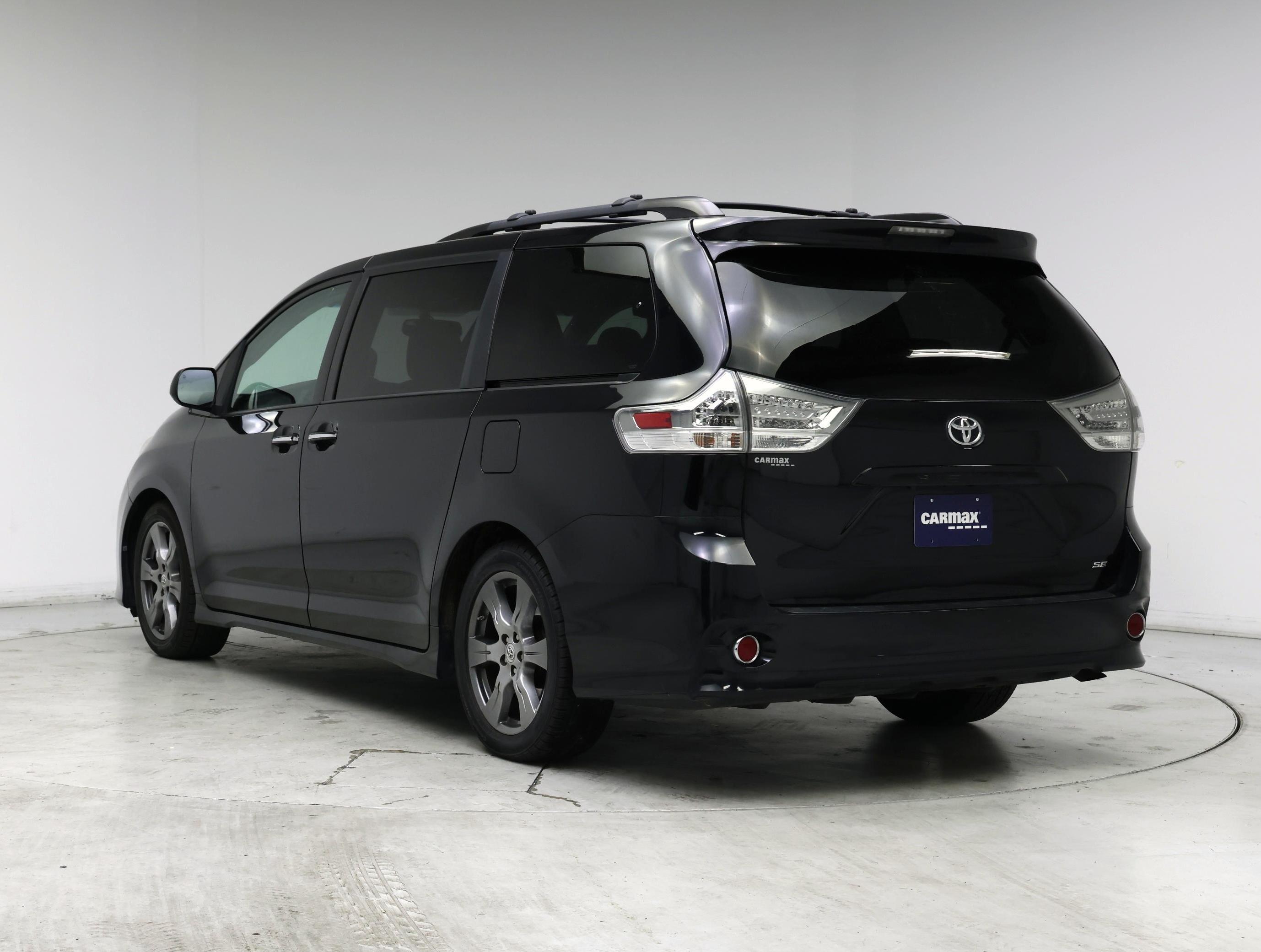 Thumbnail: 2017 Toyota Sienna - 2