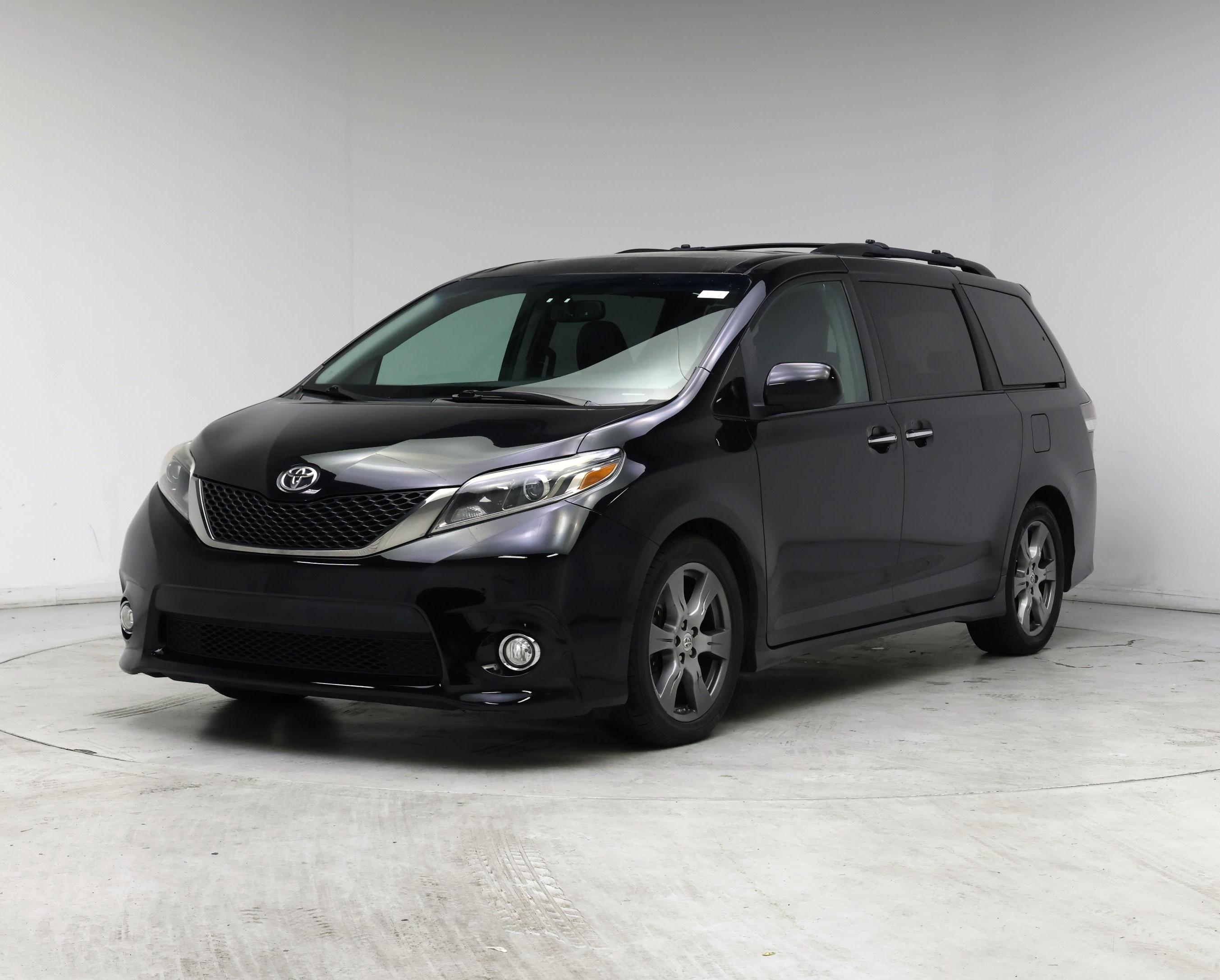 Thumbnail: 2017 Toyota Sienna - 4
