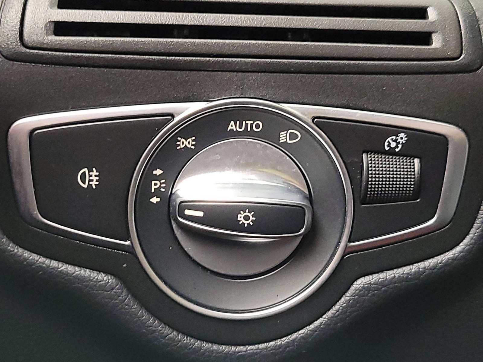 2021 Mercedes-Benz GLC Coupe GLC300 - Photo 14
