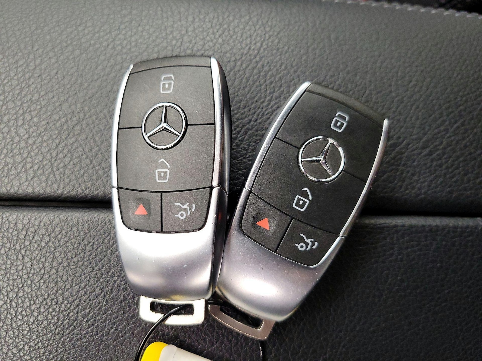 2021 Mercedes-Benz GLC Coupe GLC300 - Photo 25