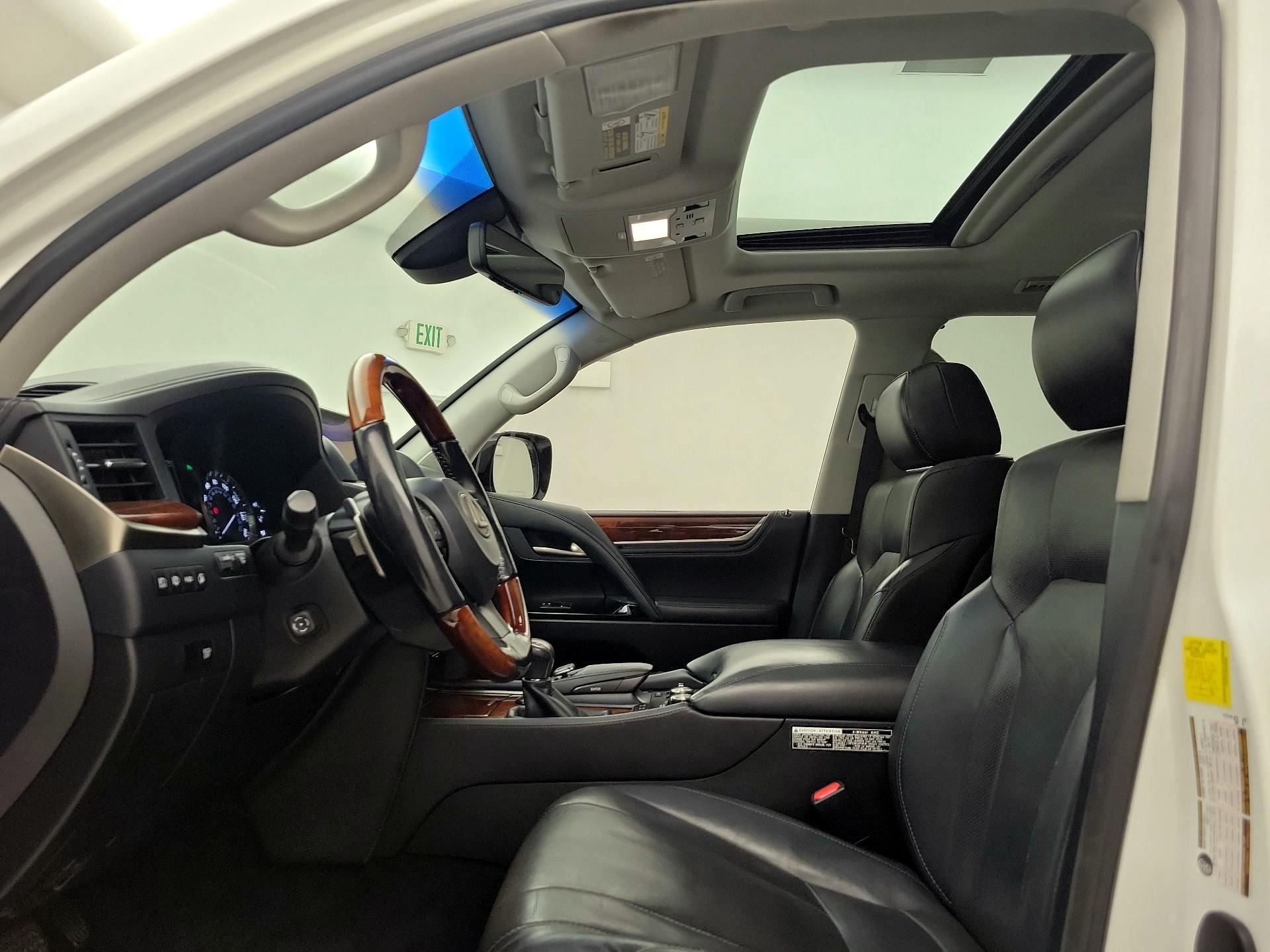 Thumbnail: 2016 Lexus LX - 20