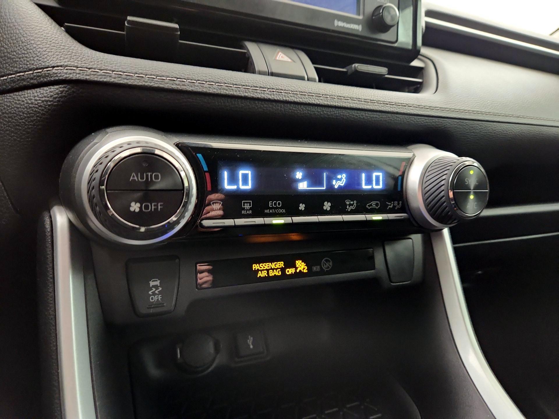 Thumbnail: 2022 Toyota RAV4 - 15