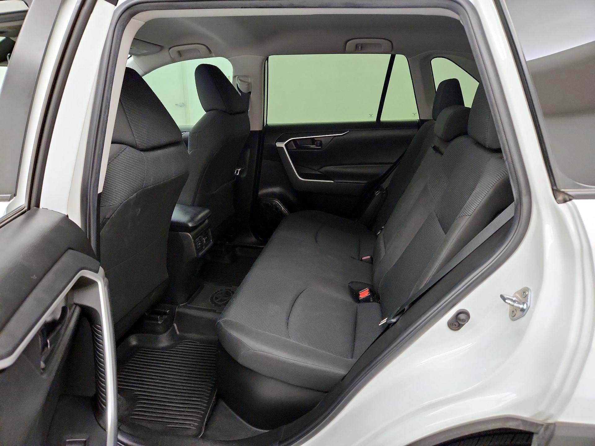 Thumbnail: 2022 Toyota RAV4 - 18