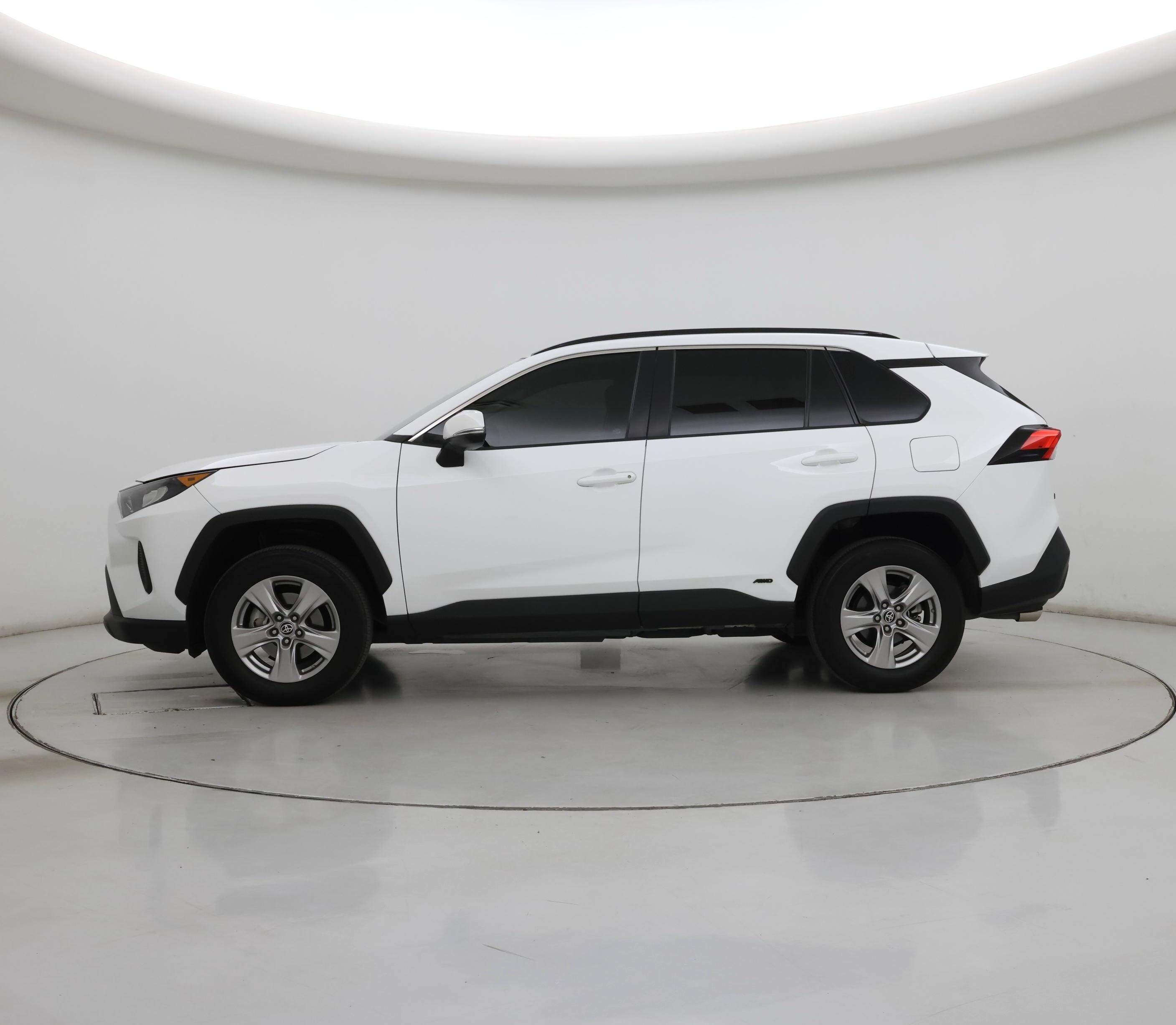 Thumbnail: 2022 Toyota RAV4 - 3