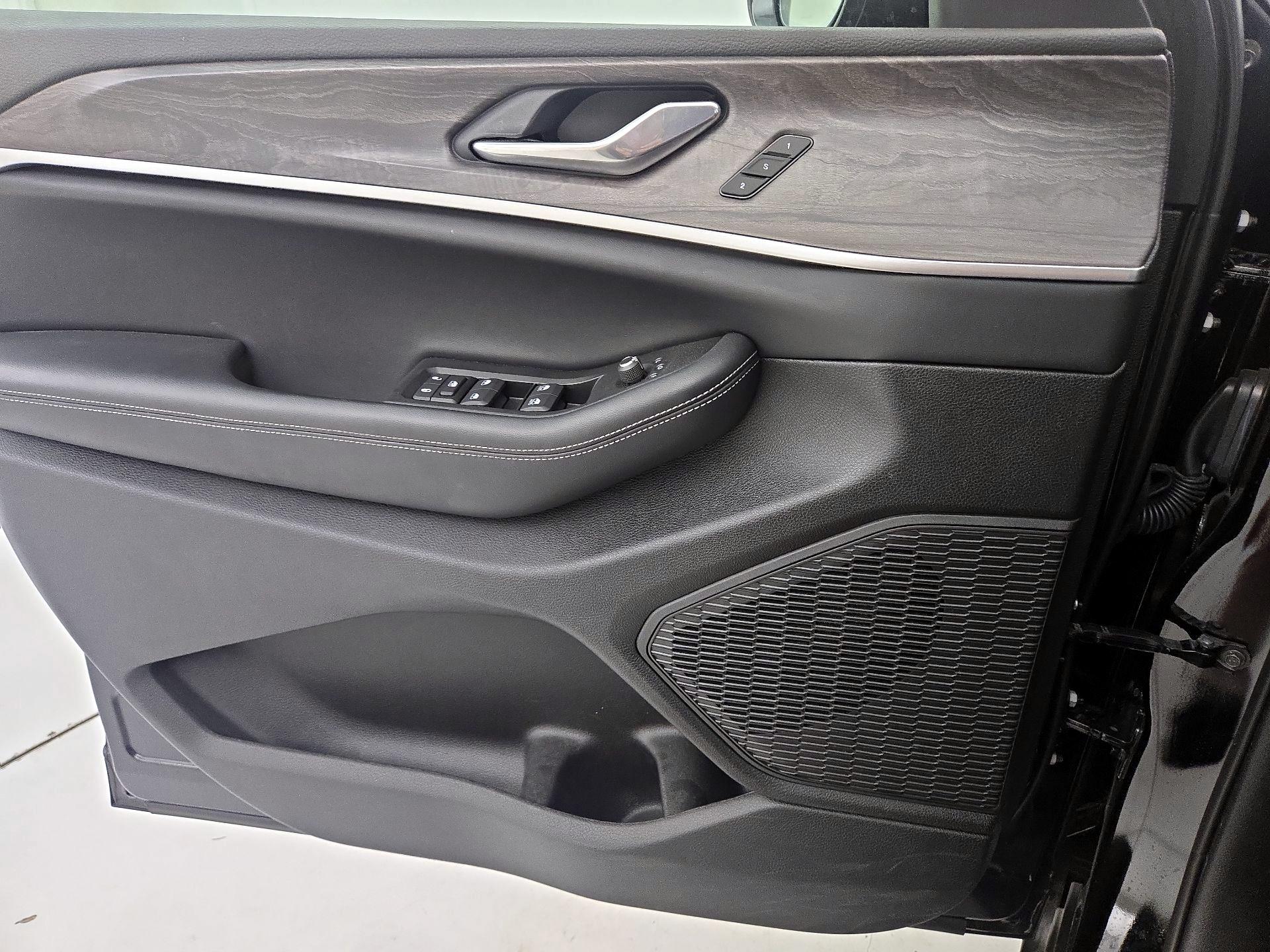 Thumbnail: 2025 Jeep Grand Cherokee - 12
