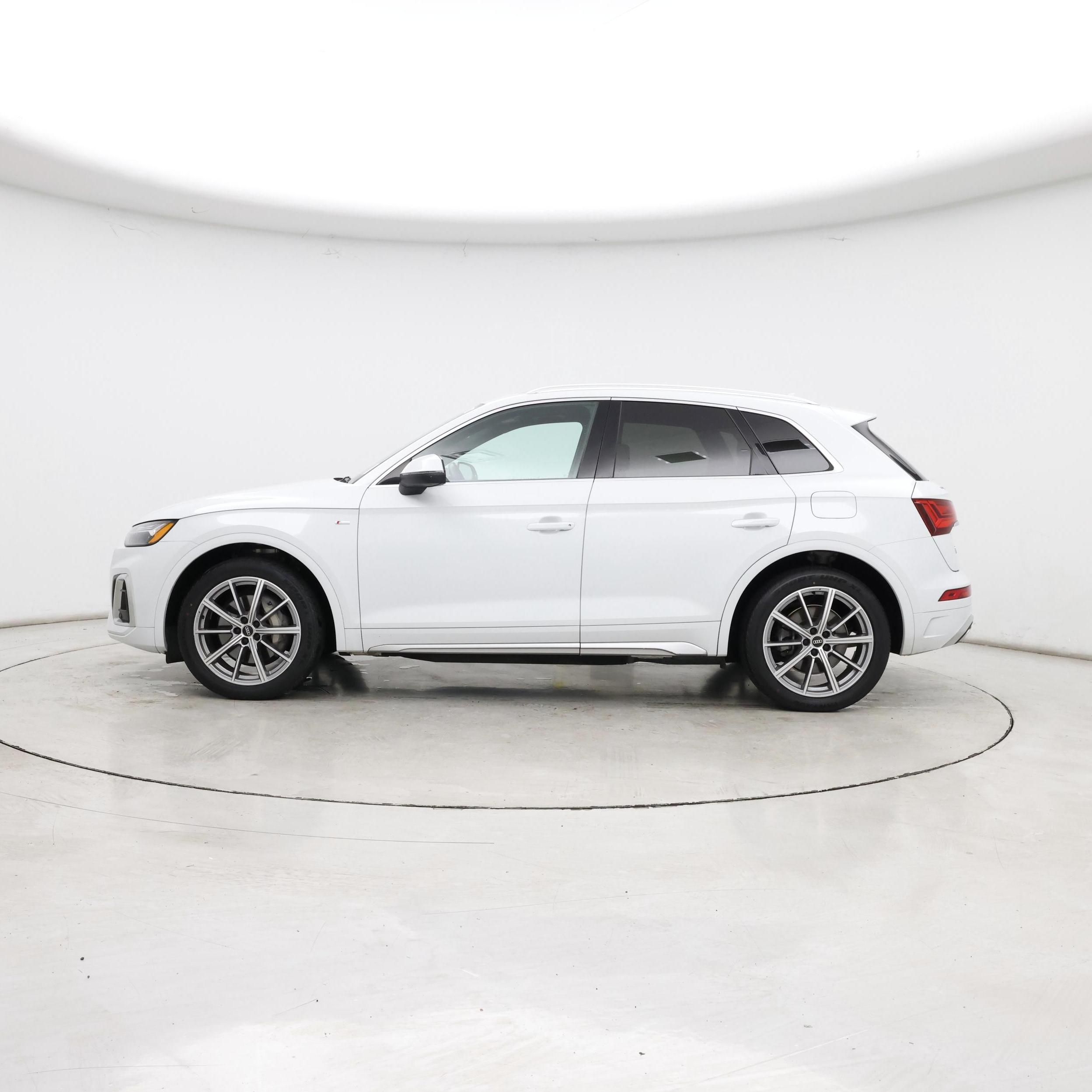 Thumbnail: 2021 Audi Q5 - 3