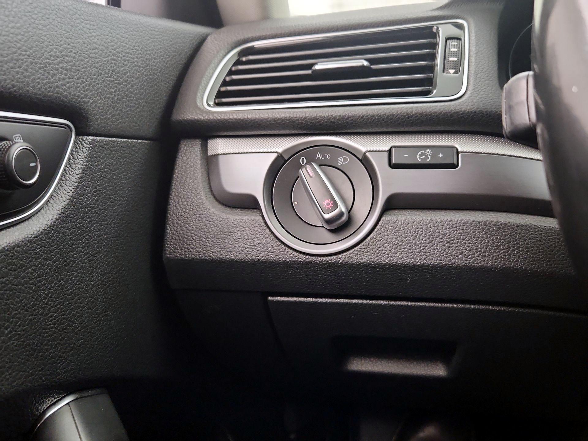 Thumbnail: 2017 Volkswagen Passat - 13