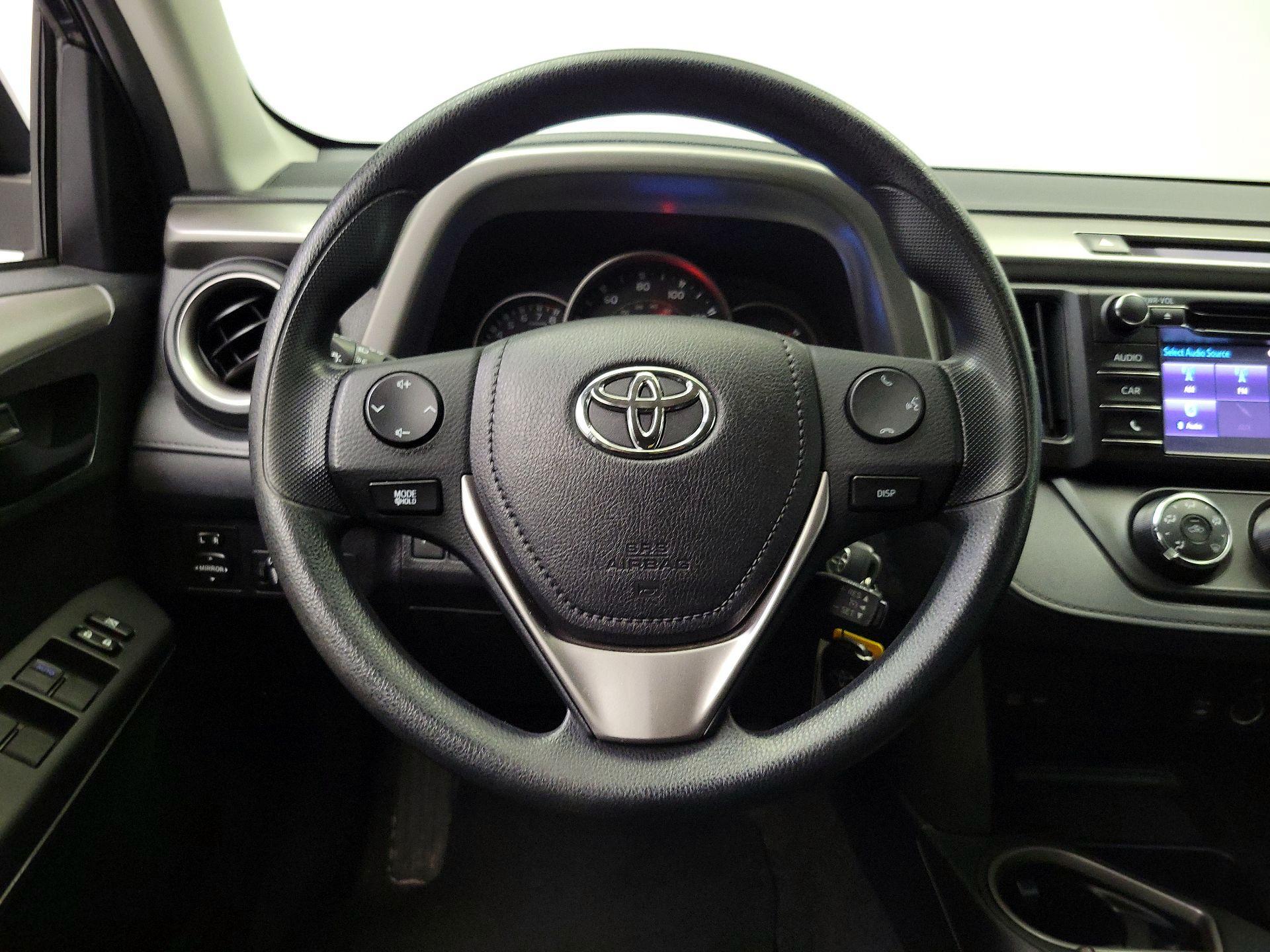 Thumbnail: 2016 Toyota RAV4 - 10