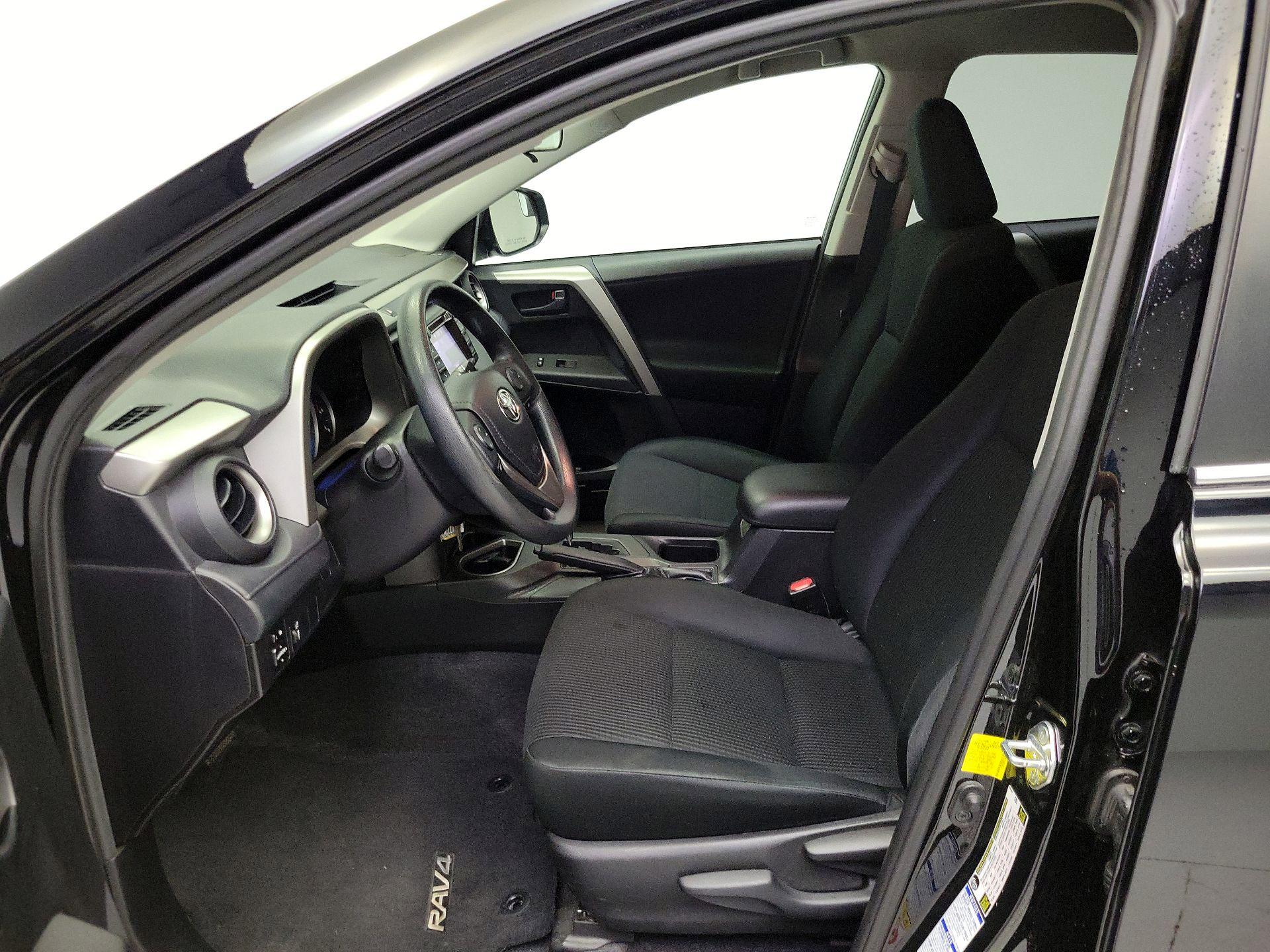 Thumbnail: 2016 Toyota RAV4 - 11