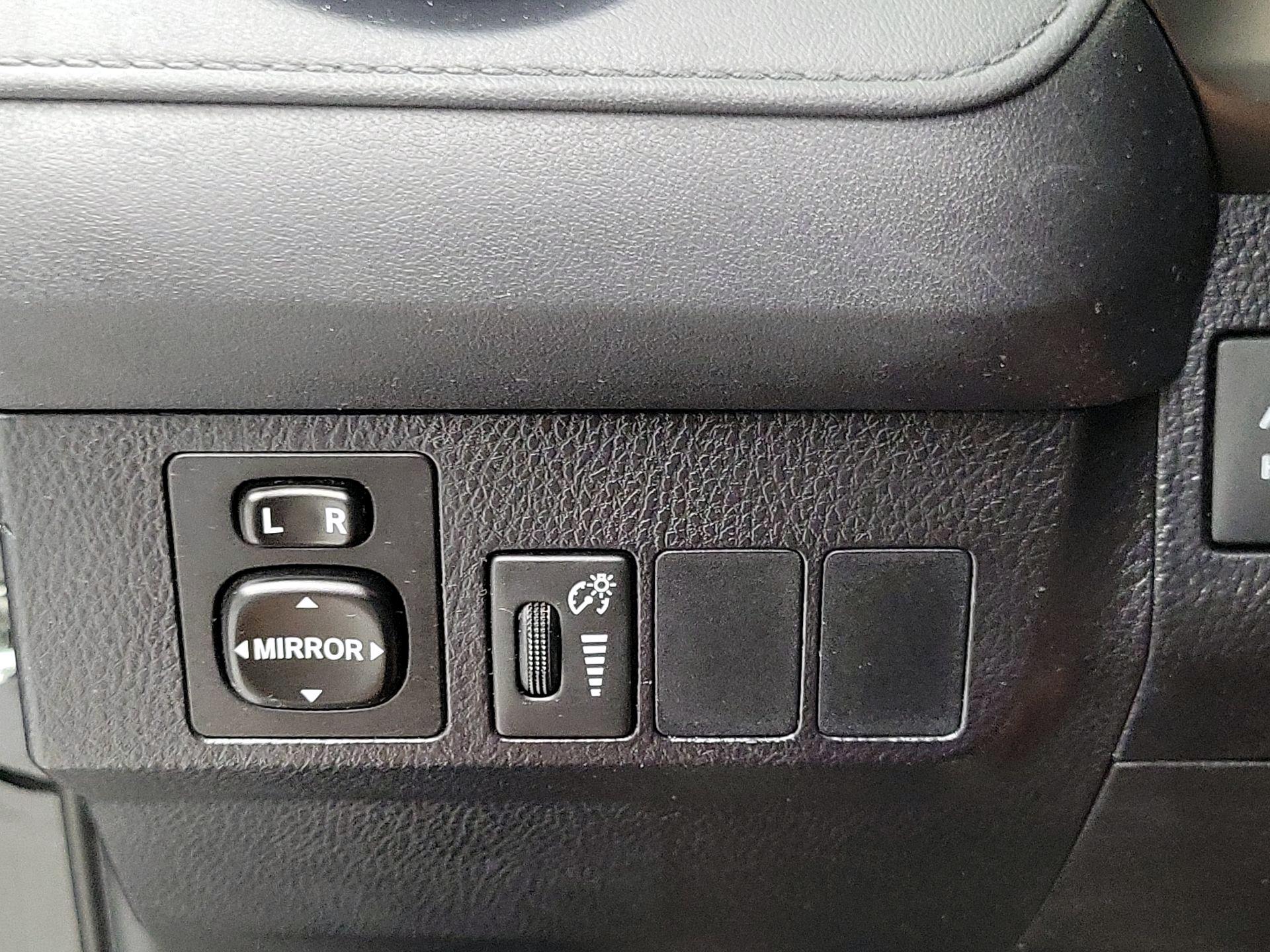 Thumbnail: 2016 Toyota RAV4 - 13