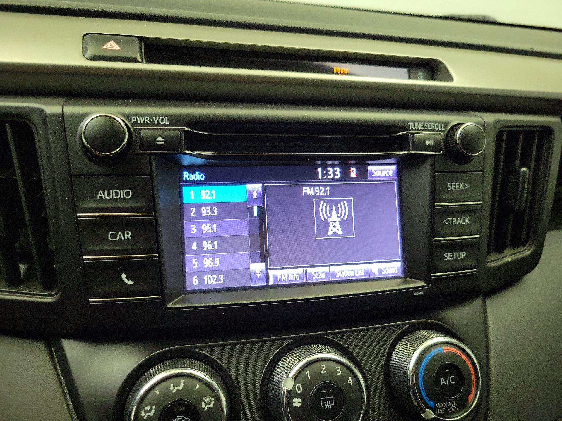 Thumbnail: 2016 Toyota RAV4 - 15