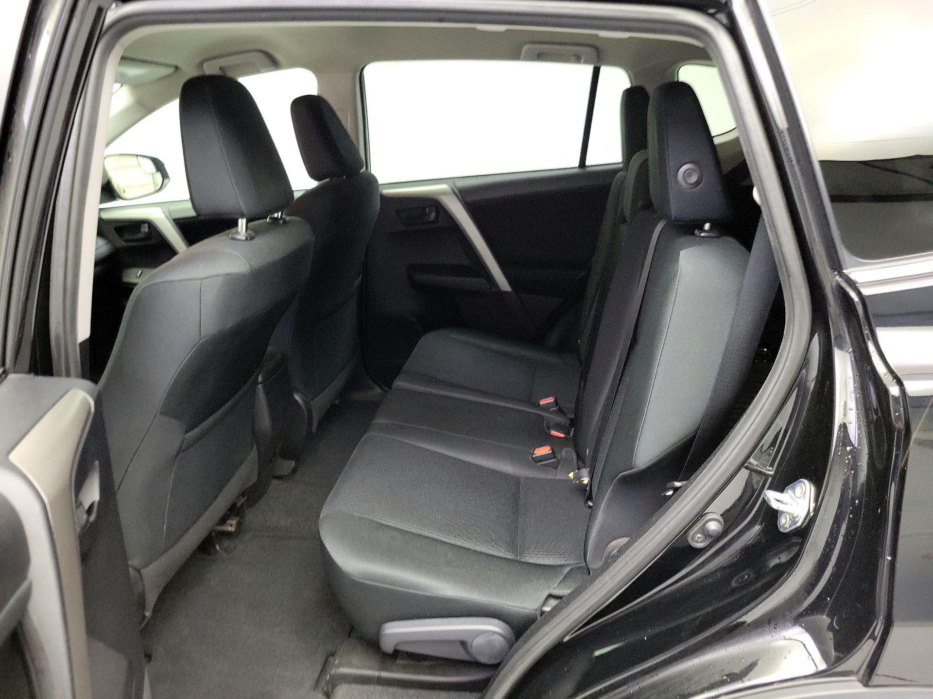 Thumbnail: 2016 Toyota RAV4 - 19
