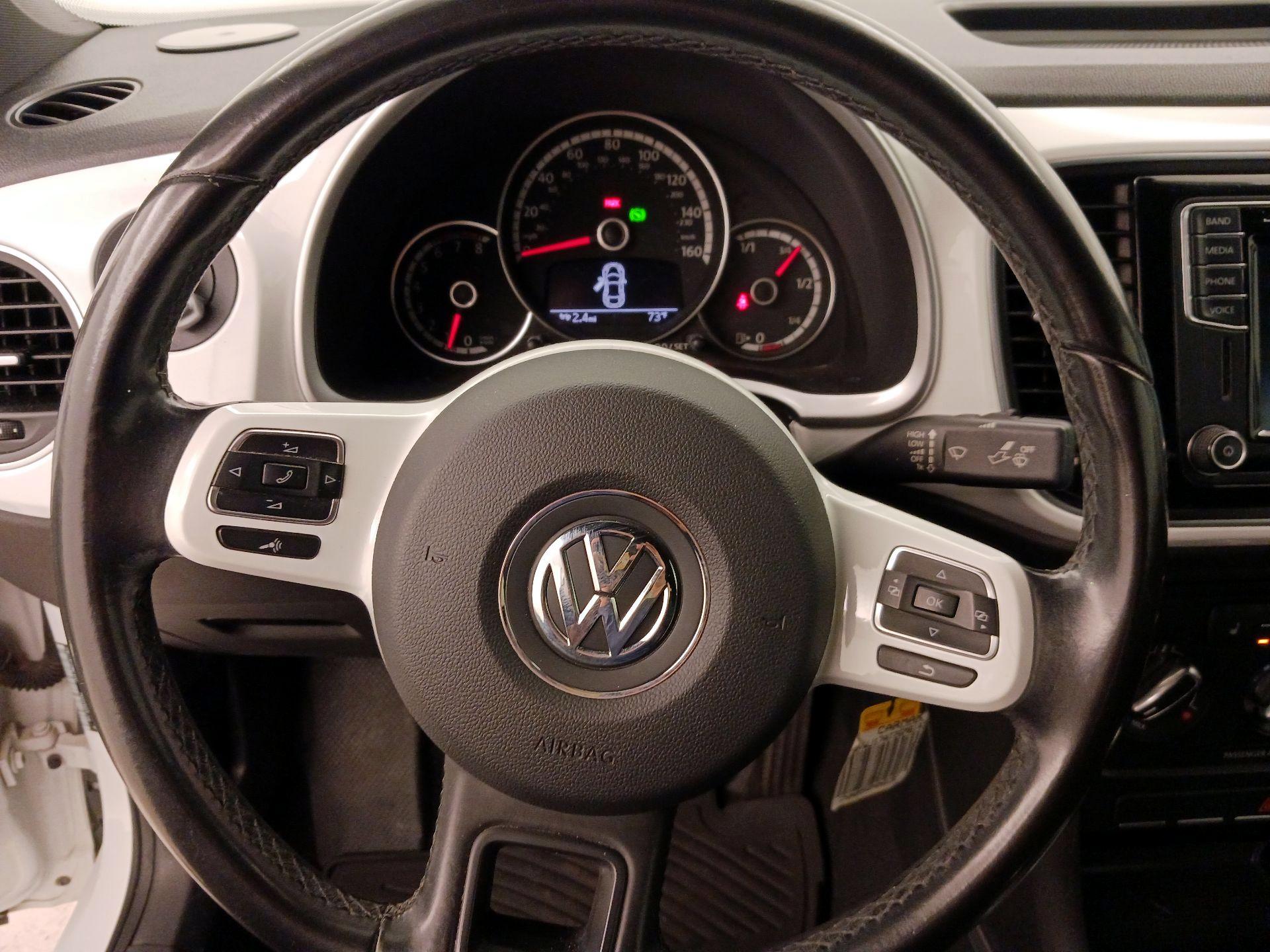 Thumbnail: 2016 Volkswagen Beetle - 10