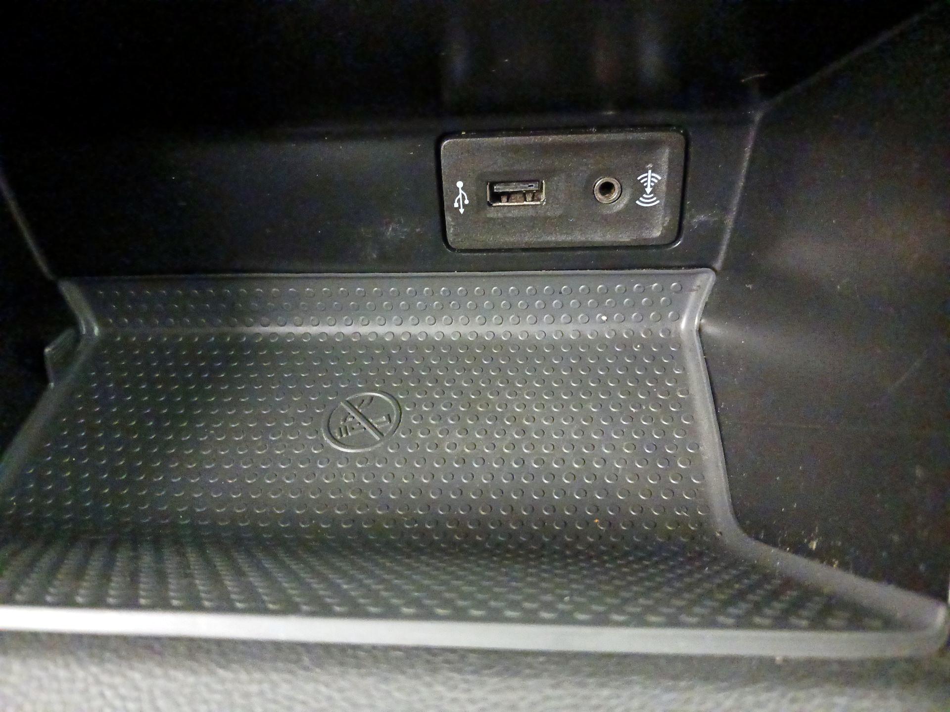 Thumbnail: 2016 Volkswagen Beetle - 17