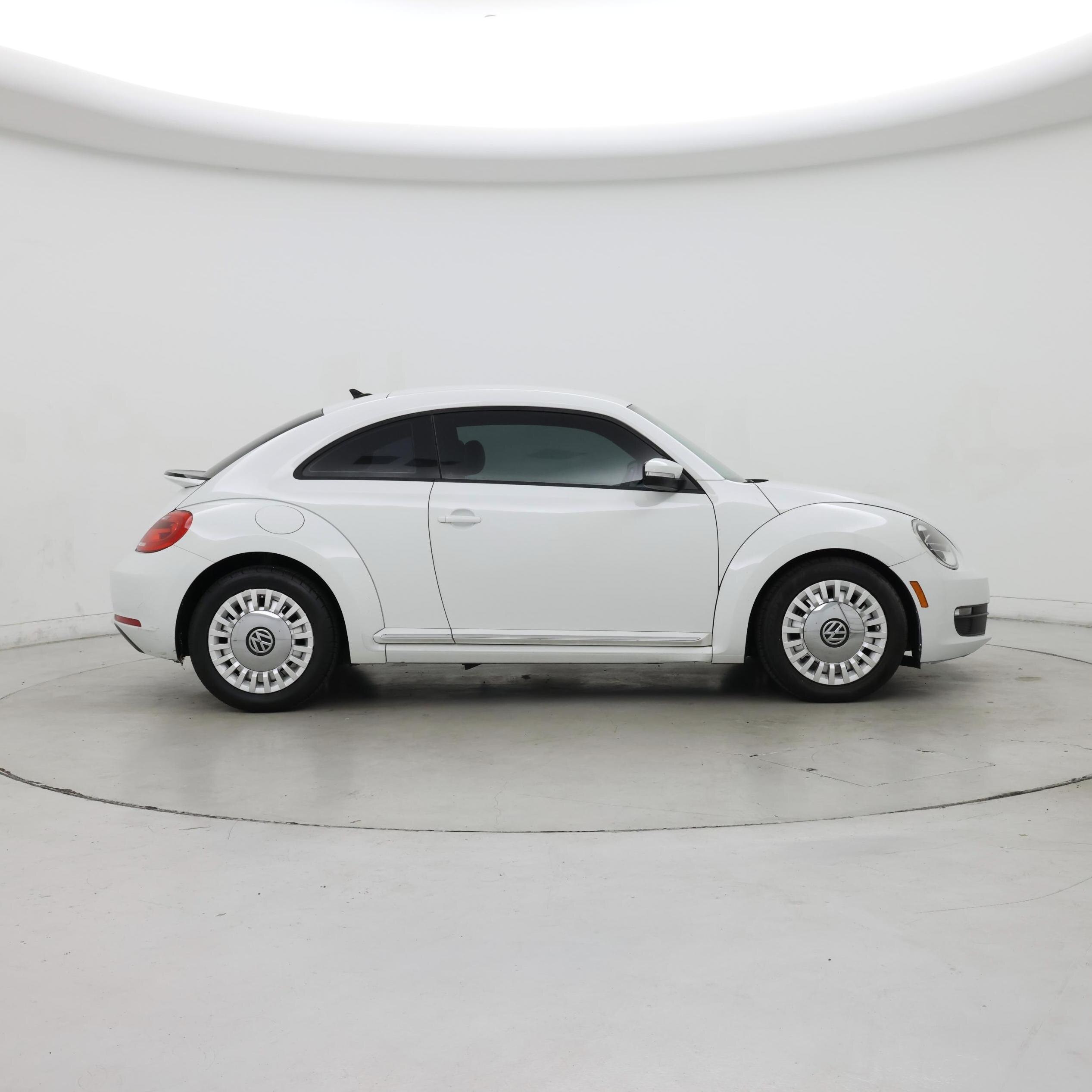 Thumbnail: 2016 Volkswagen Beetle - 7