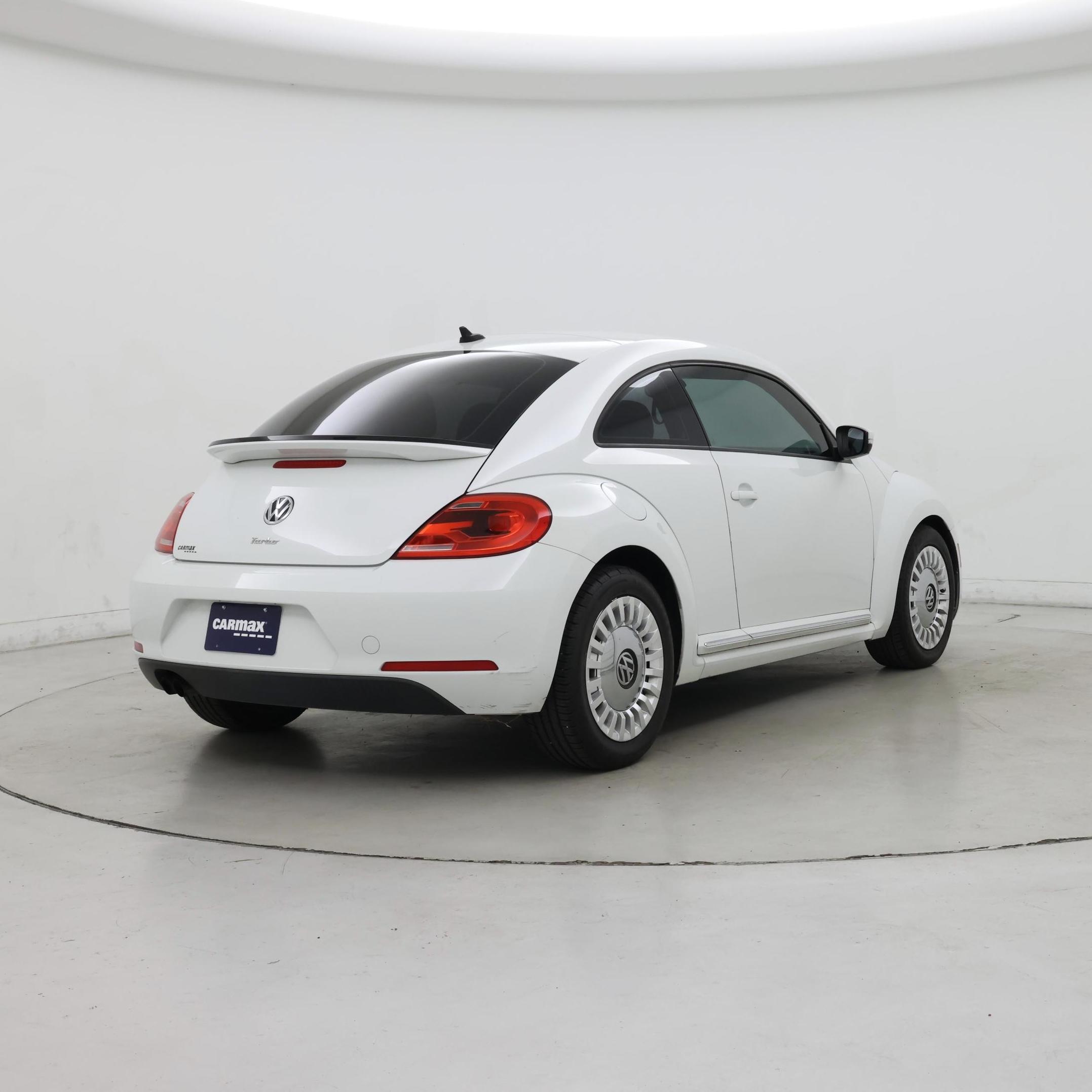 Thumbnail: 2016 Volkswagen Beetle - 8