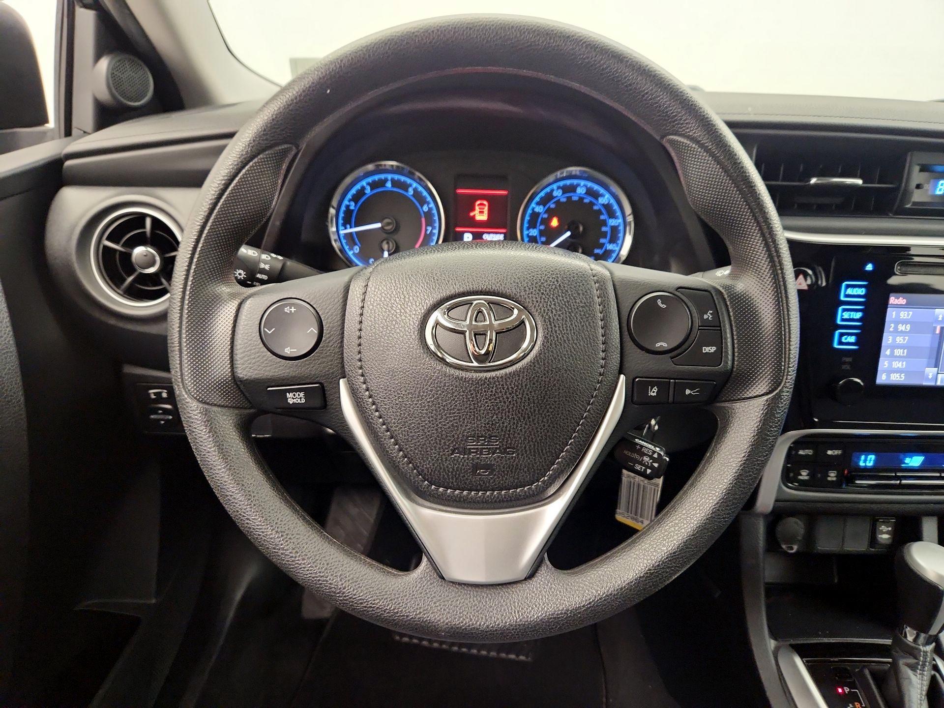 Thumbnail: 2017 Toyota Corolla - 10