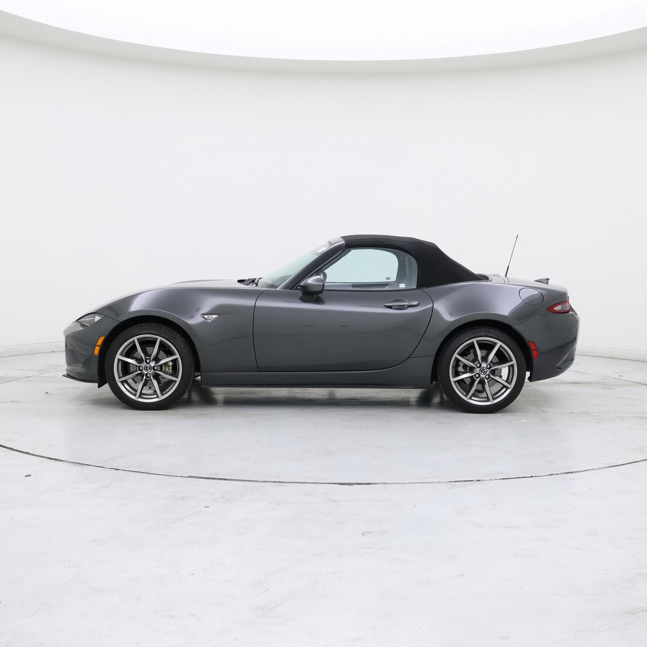 Thumbnail: 2023 Mazda MX-5 Miata - 3