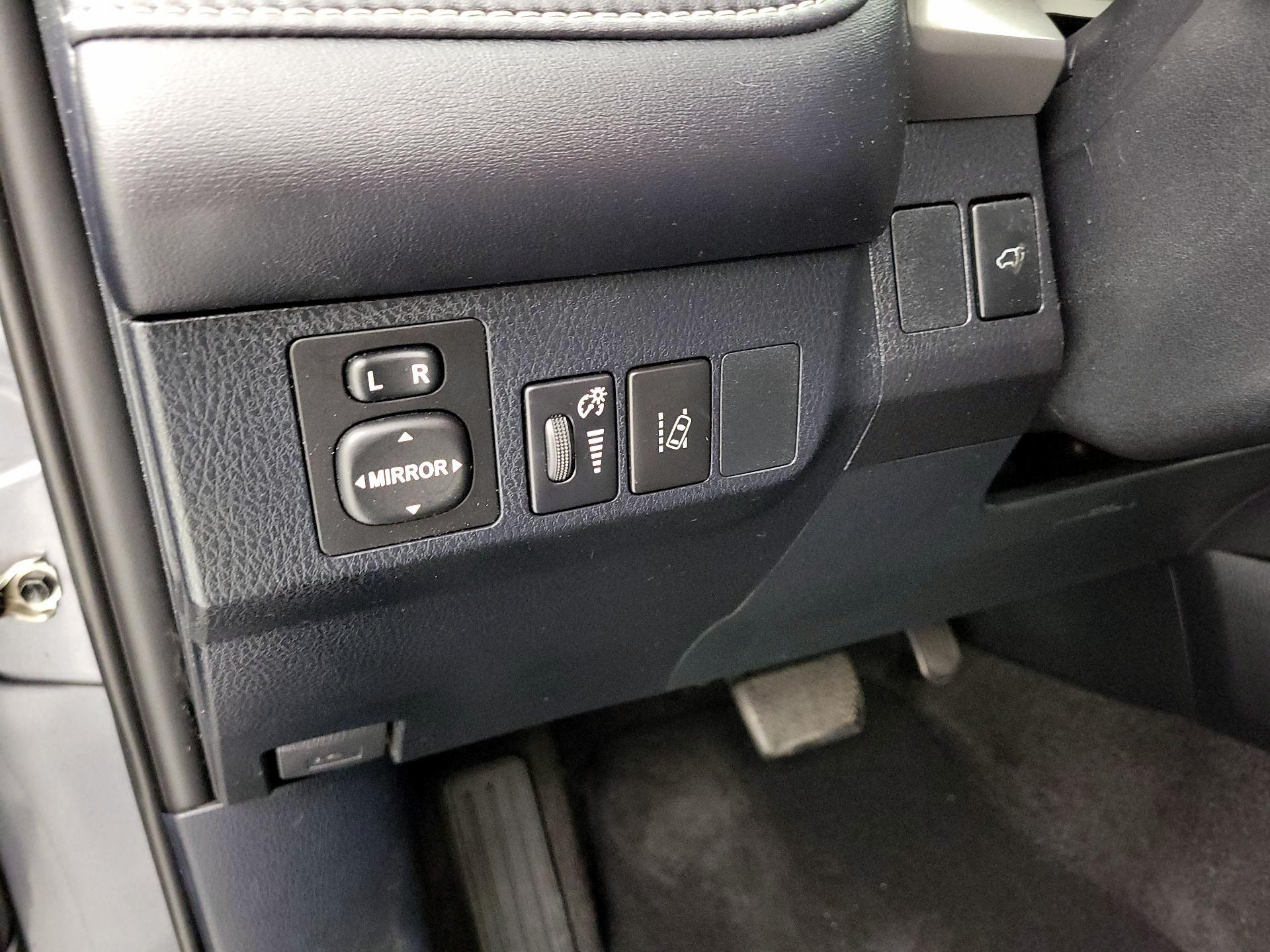 Thumbnail: 2018 Toyota RAV4 - 13