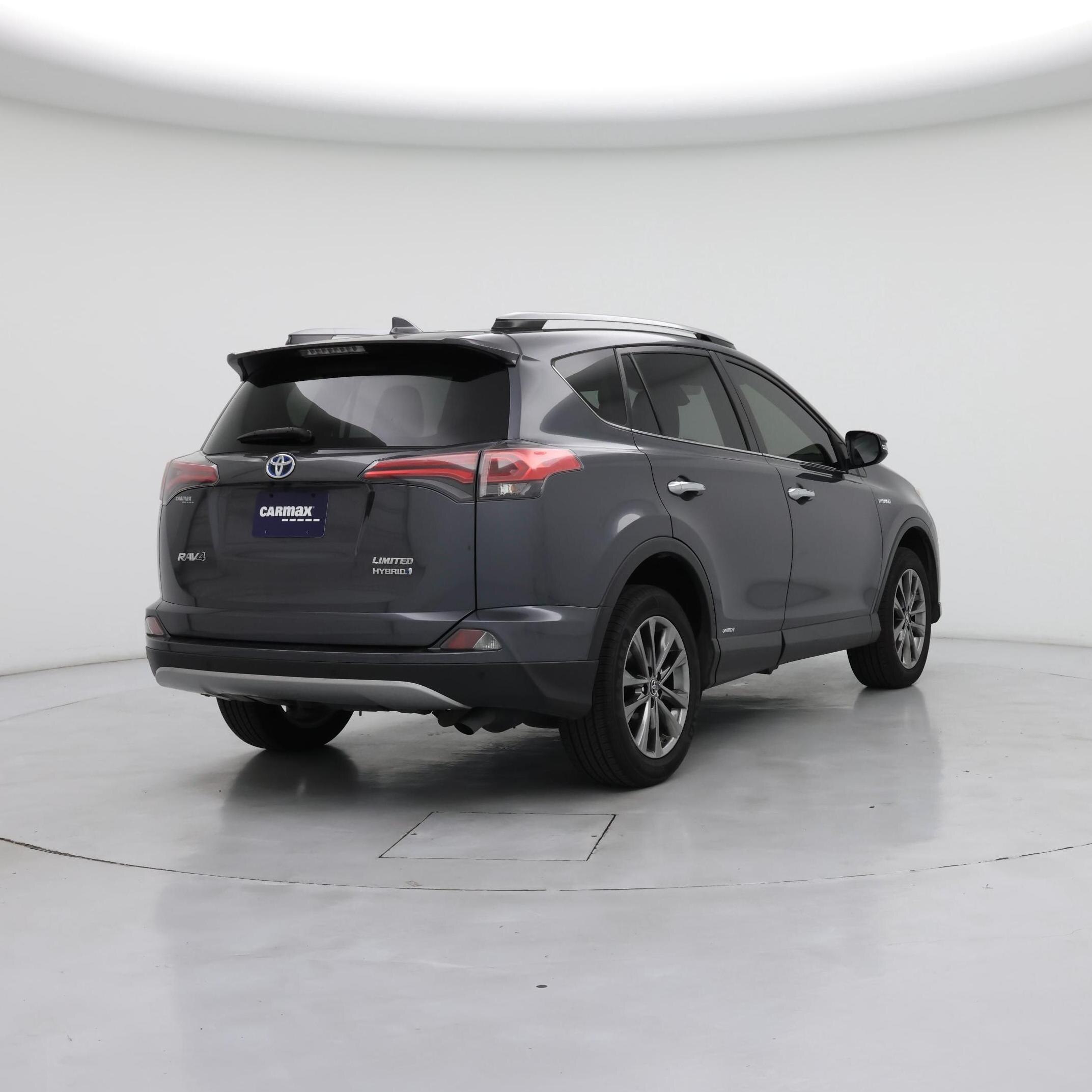 Thumbnail: 2018 Toyota RAV4 - 8
