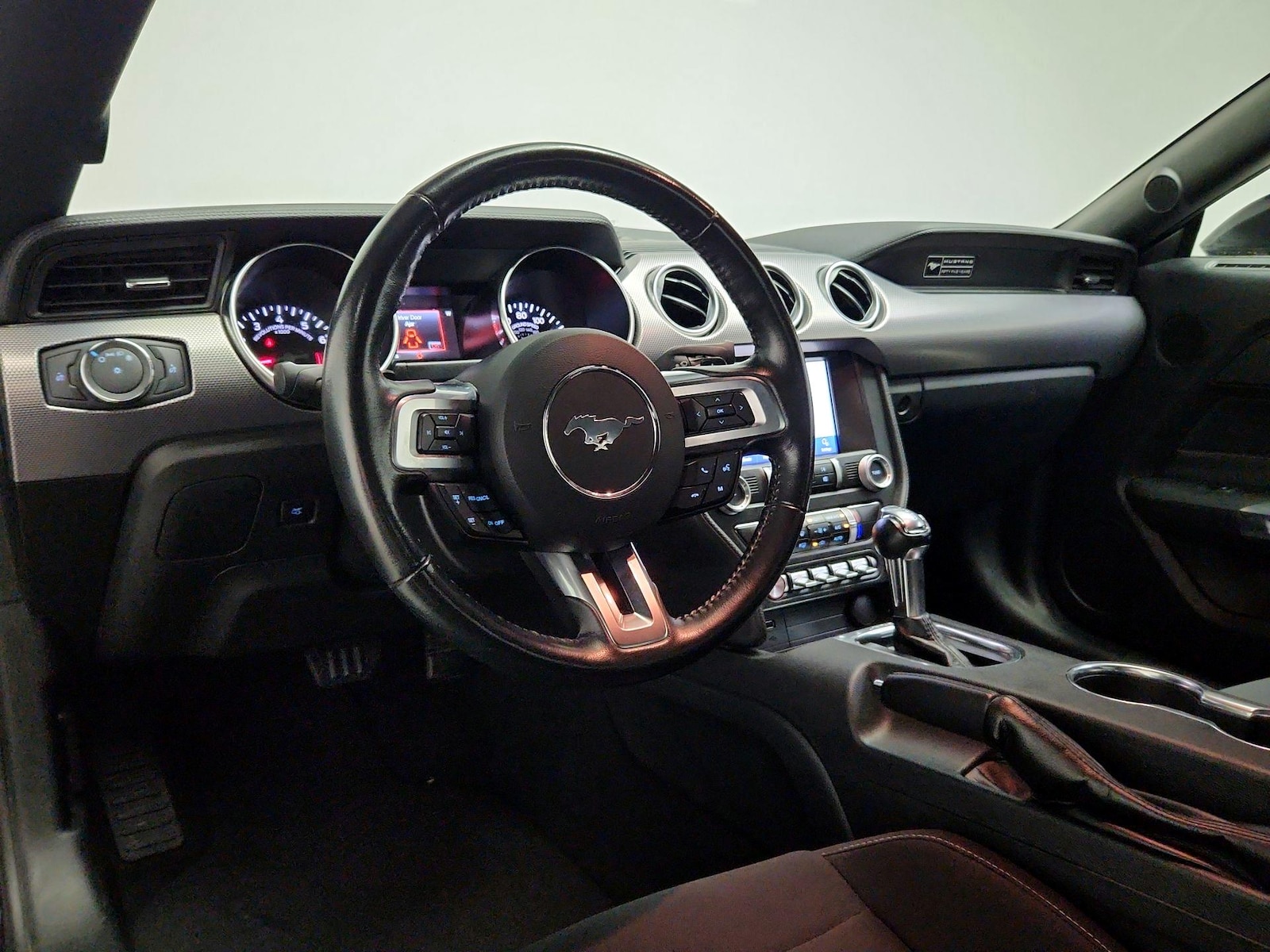 2020 Ford Mustang EcoBoost - Photo 10