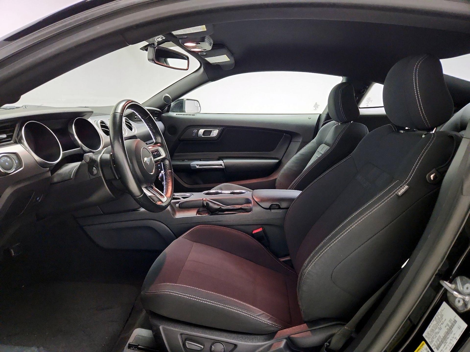 2020 Ford Mustang EcoBoost - Photo 12